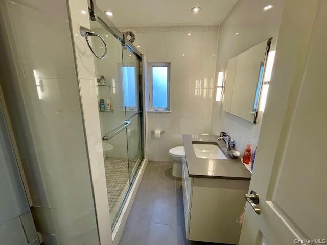 50-56 43rd Street Property Photo 7