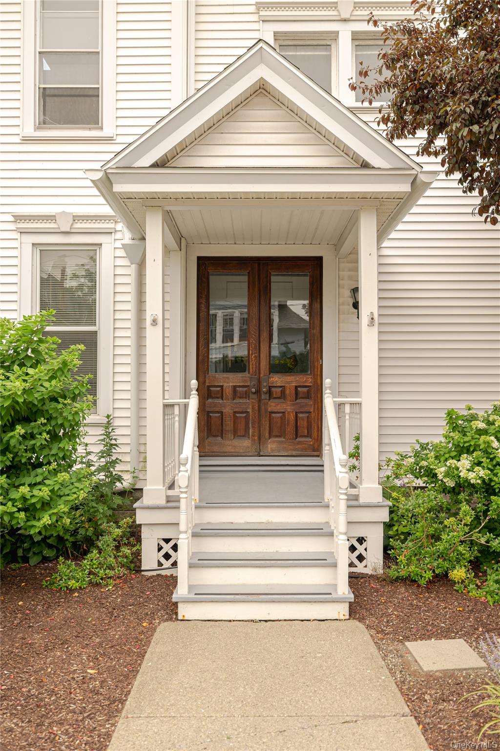 437 E Allen Street Property Photo 7