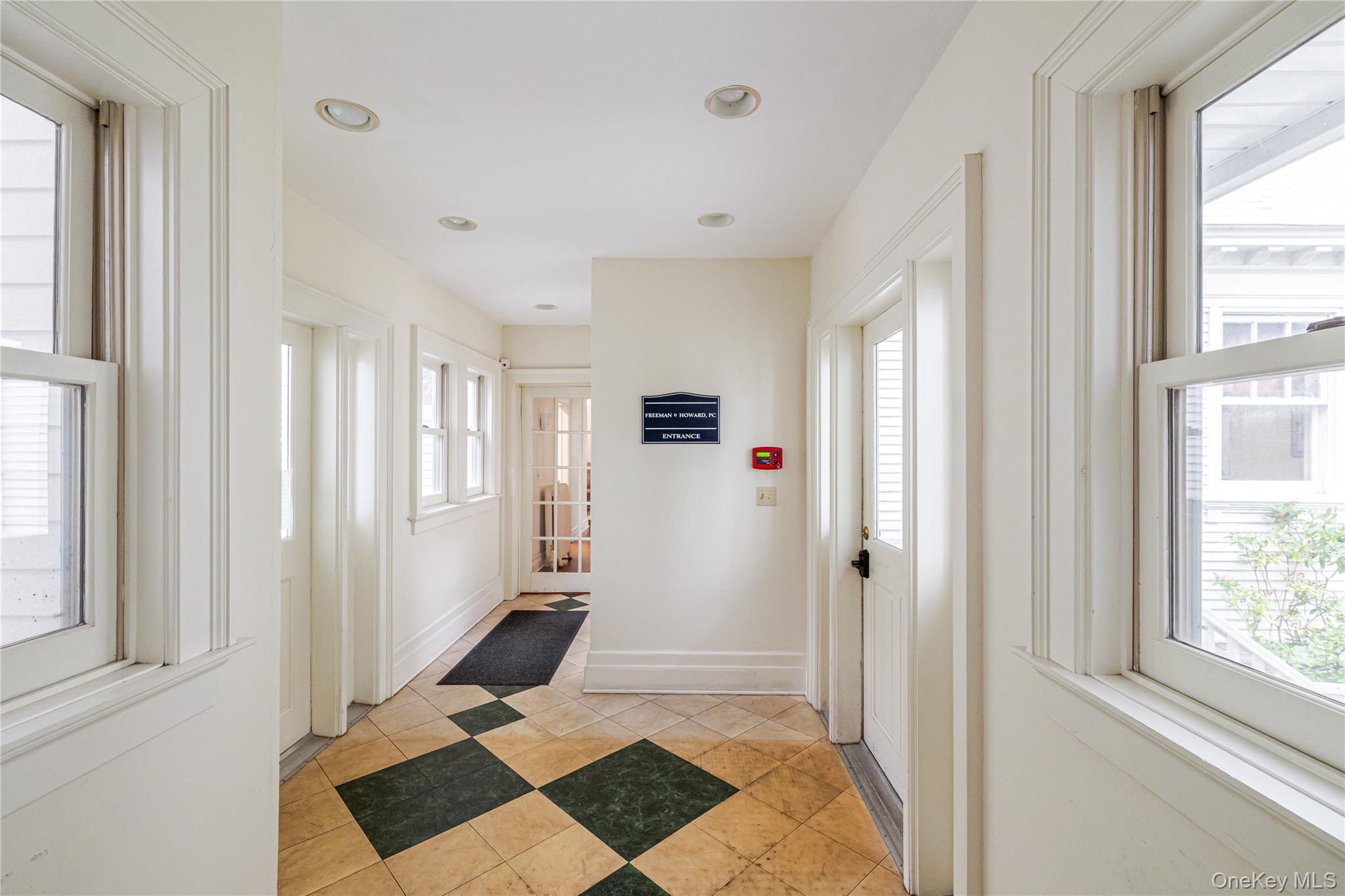 437 E Allen Street Property Photo 43