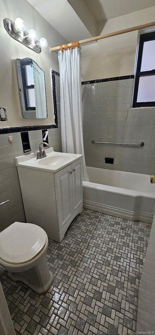 103-25 68th Avenue 4e Property Photo 4