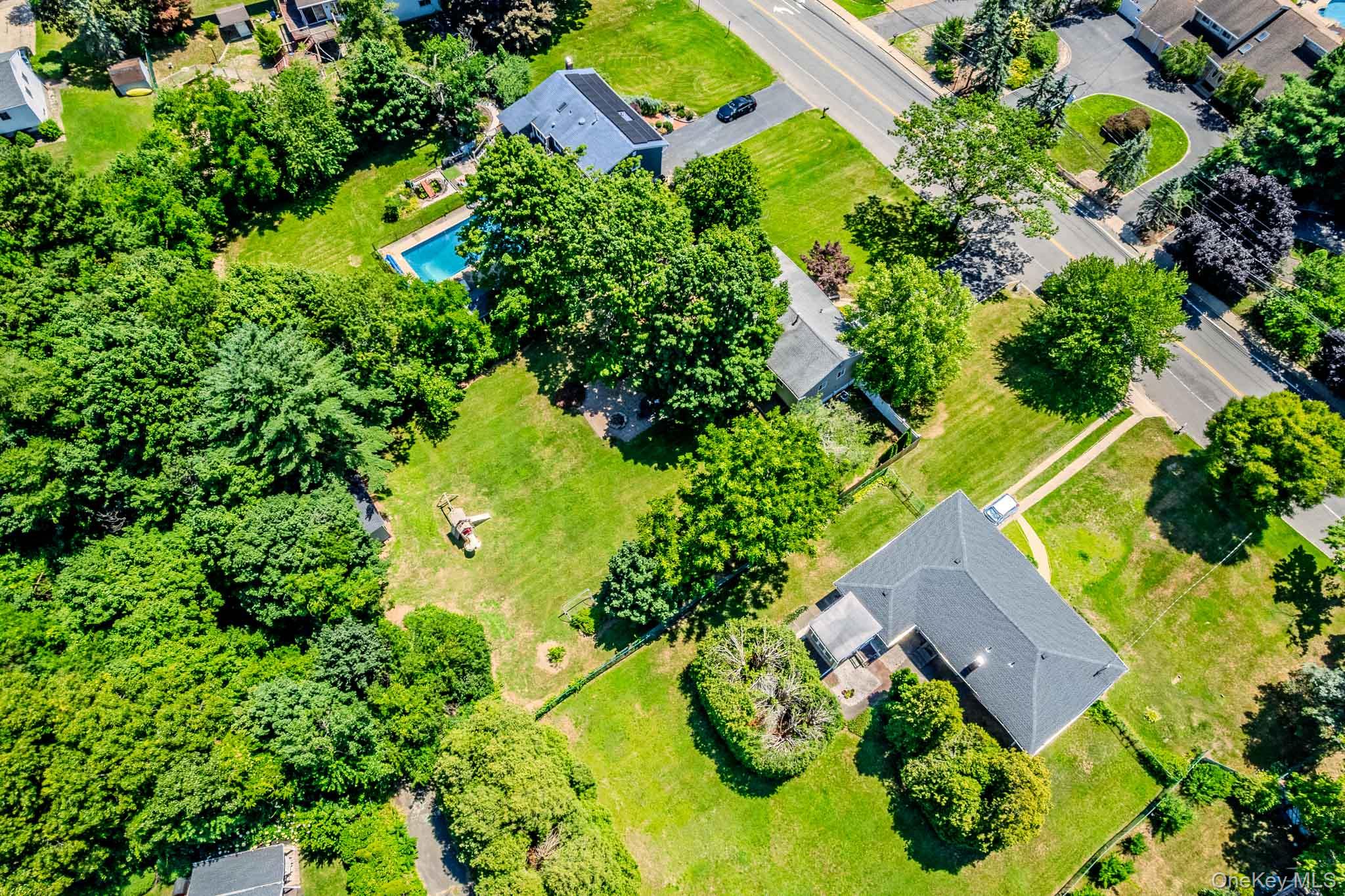337 Burr Road Property Photo 3
