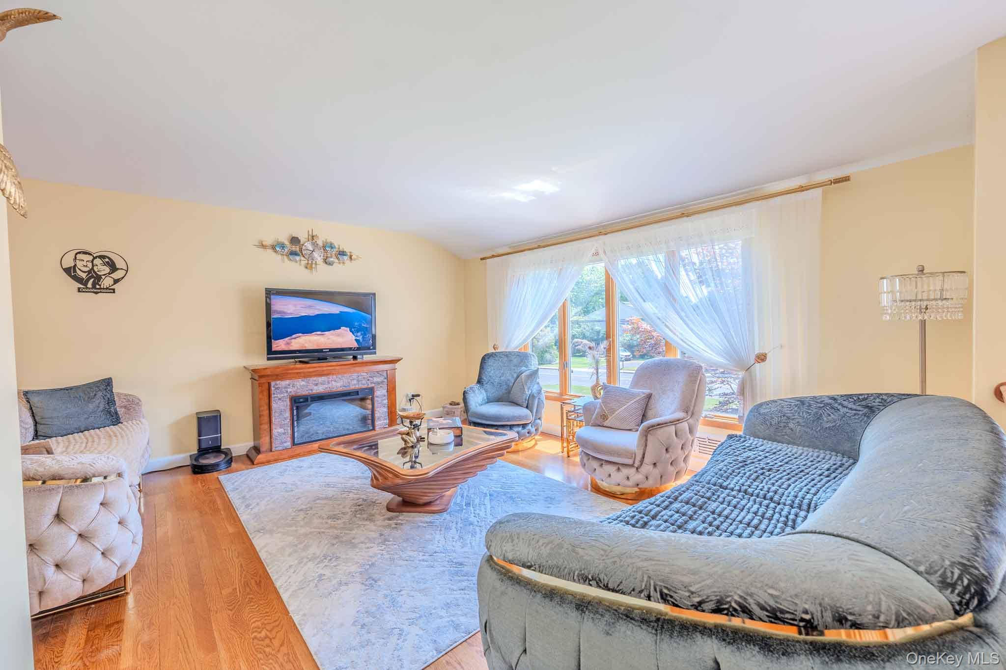 337 Burr Road Property Photo 6