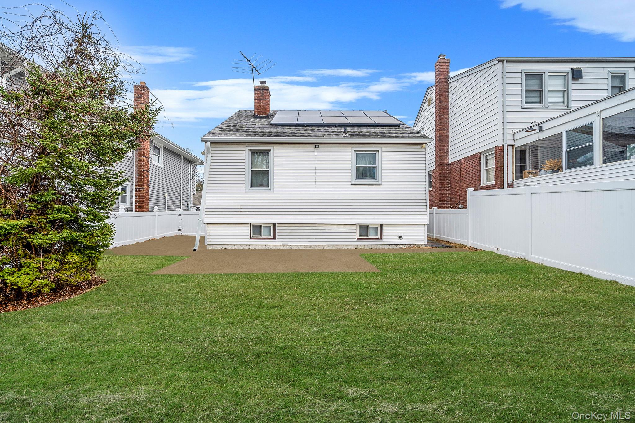12 Edna Court Property Photo 18