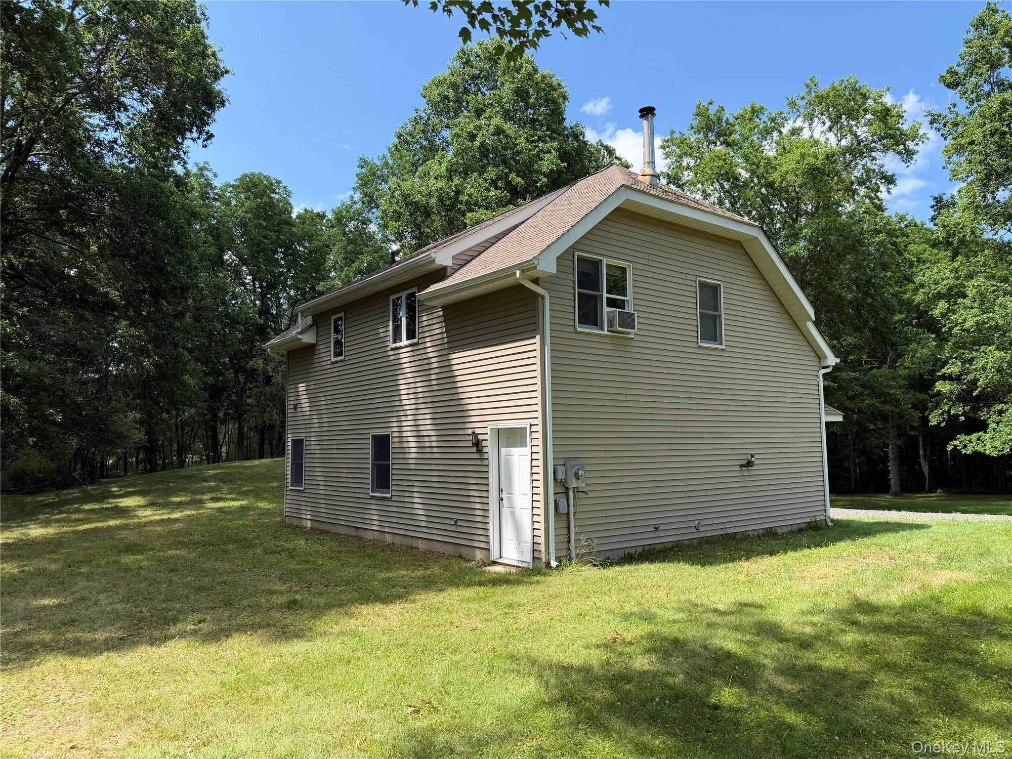 468 Decker Road Property Photo 5