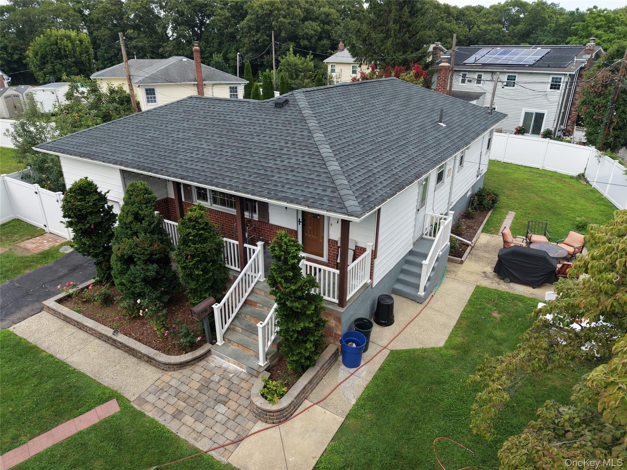 391 Bellmore Road Property Photo 1