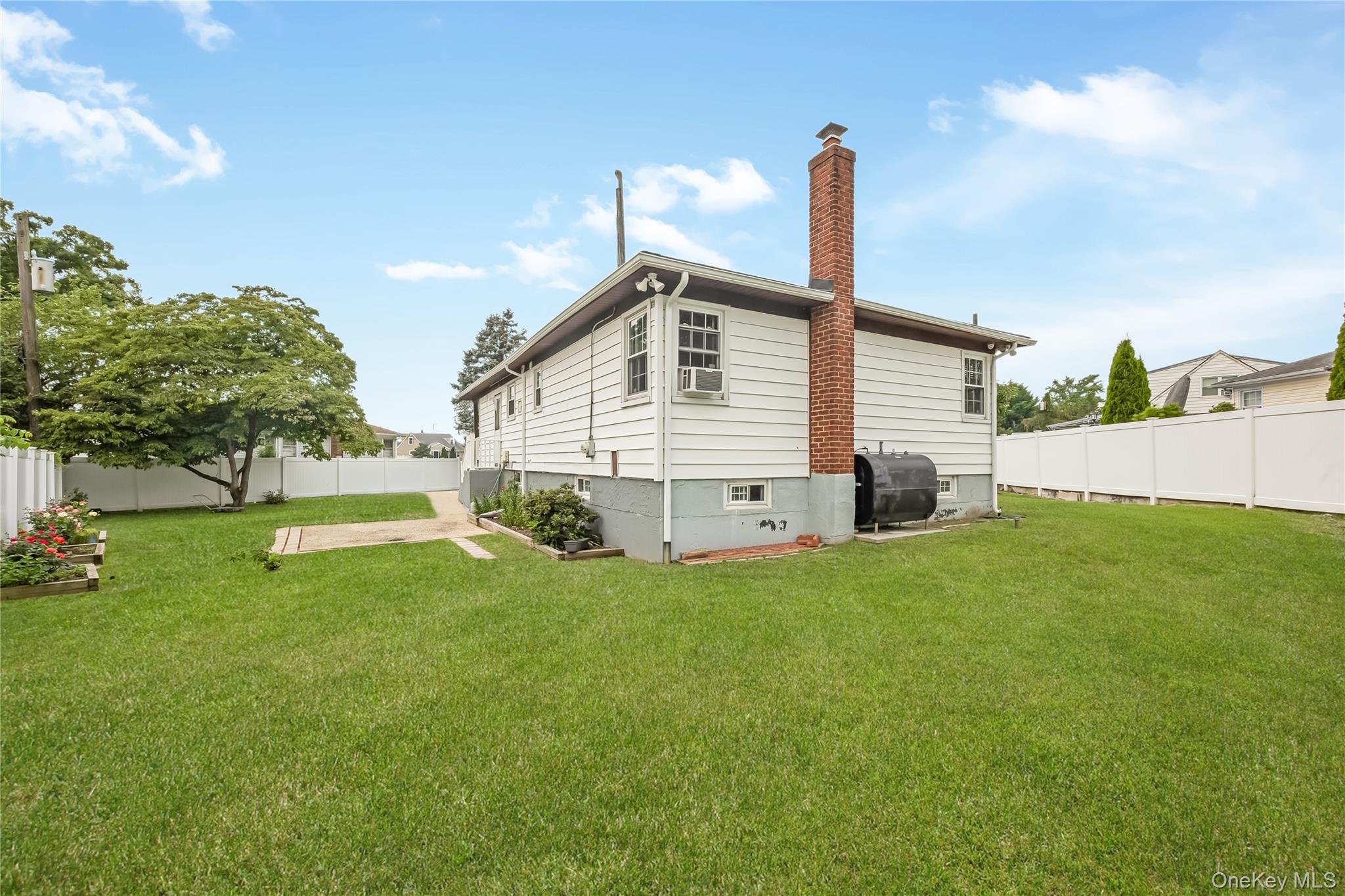 391 Bellmore Road Property Photo 11
