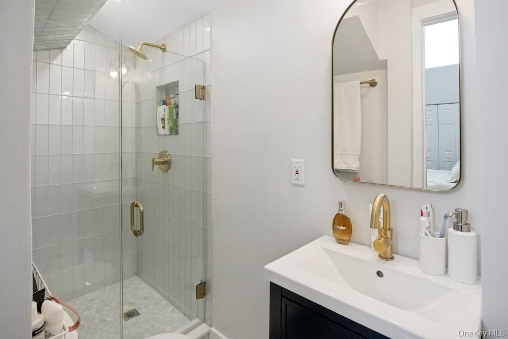 8 Waterside Close Property Photo 32