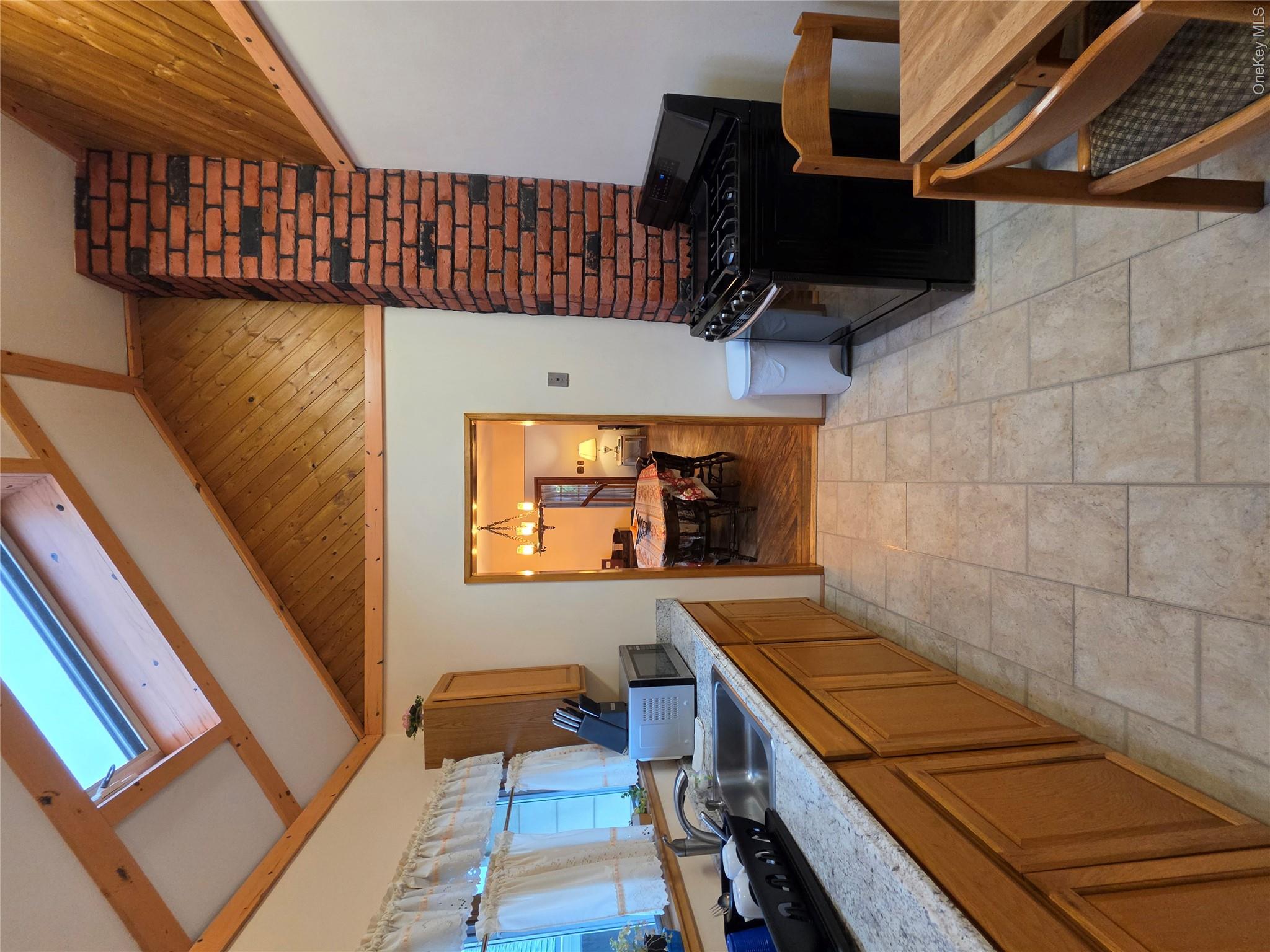 158-13 102nd Street Property Photo 6