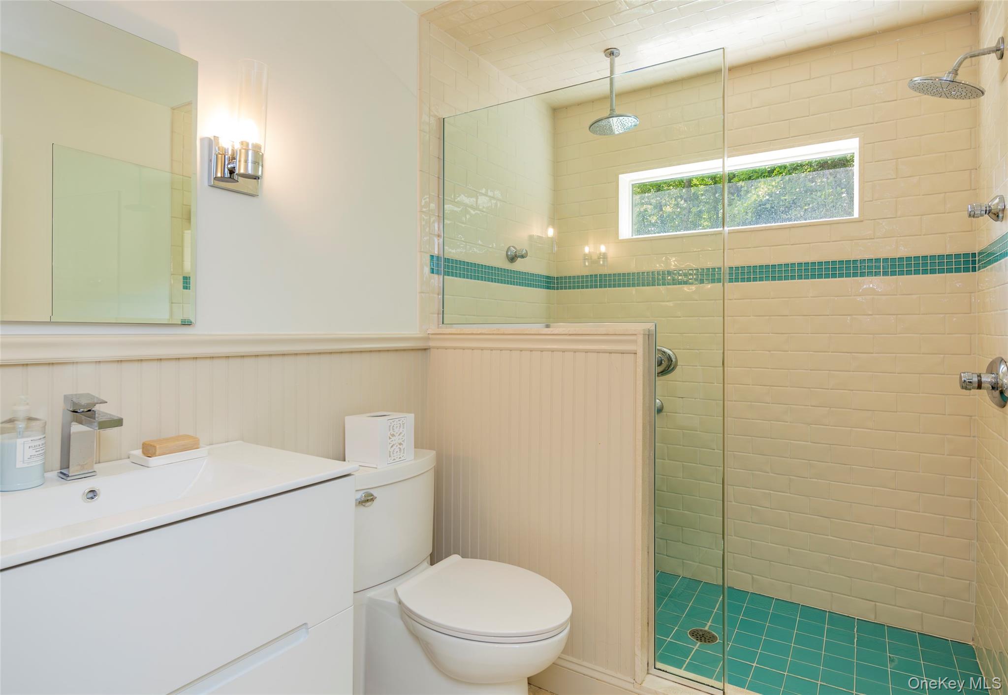 652 Noyack Path Property Photo 18