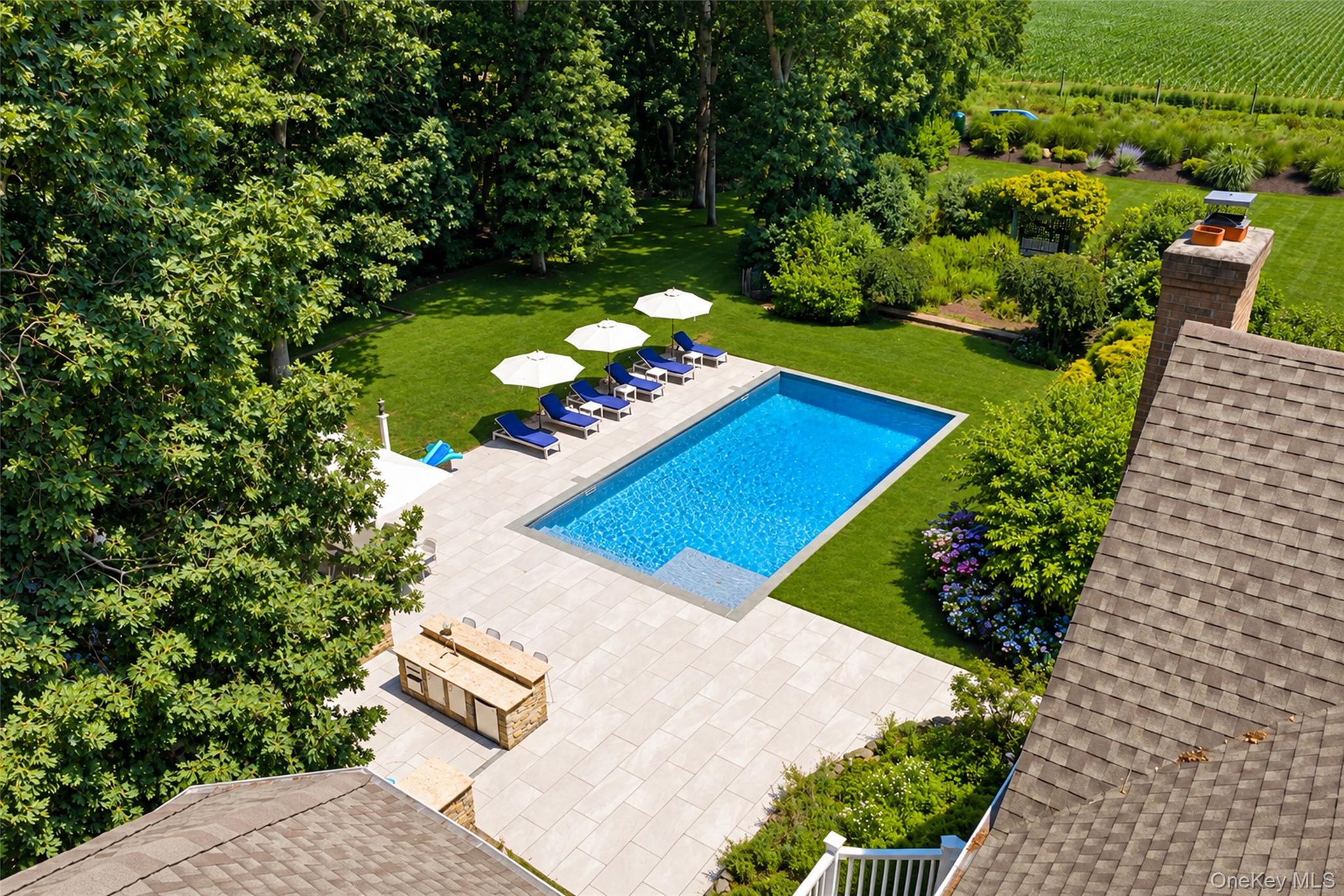 652 Noyack Path Property Photo 42