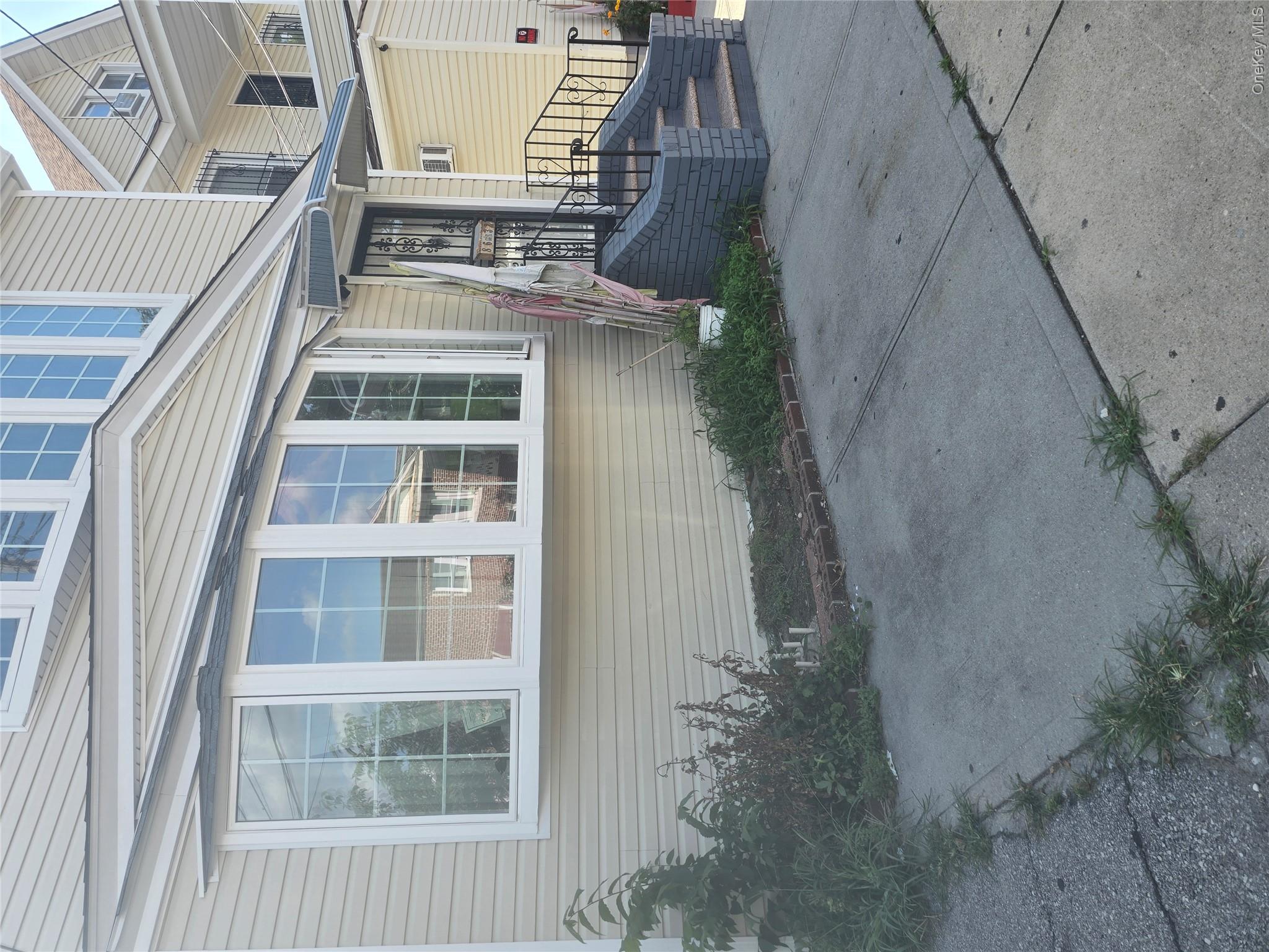 8632 122nd Street Property Photo 2