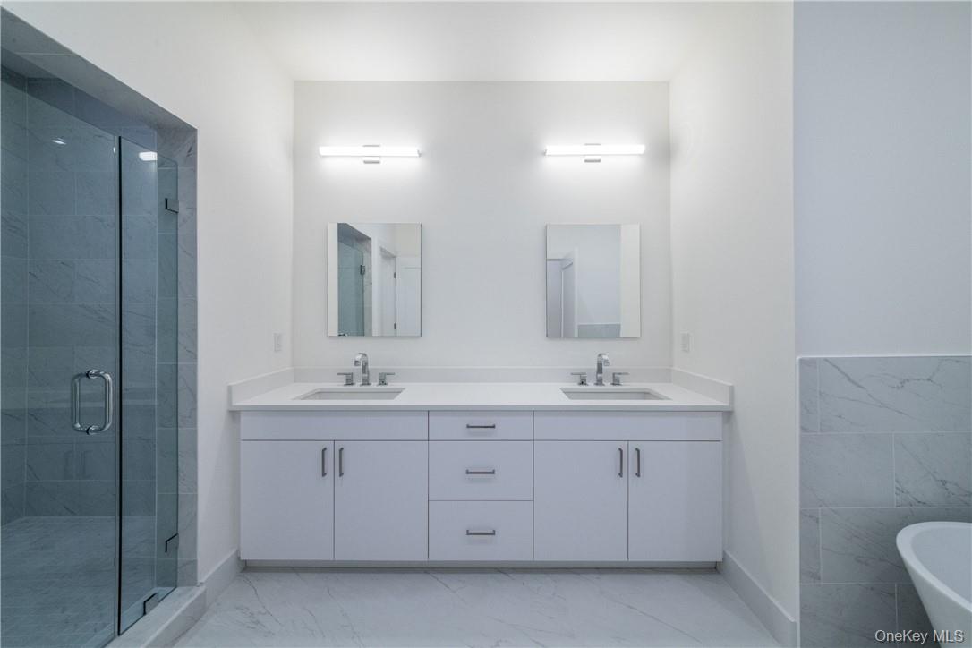 110 Chatsworth Avenue 401 Property Photo 14