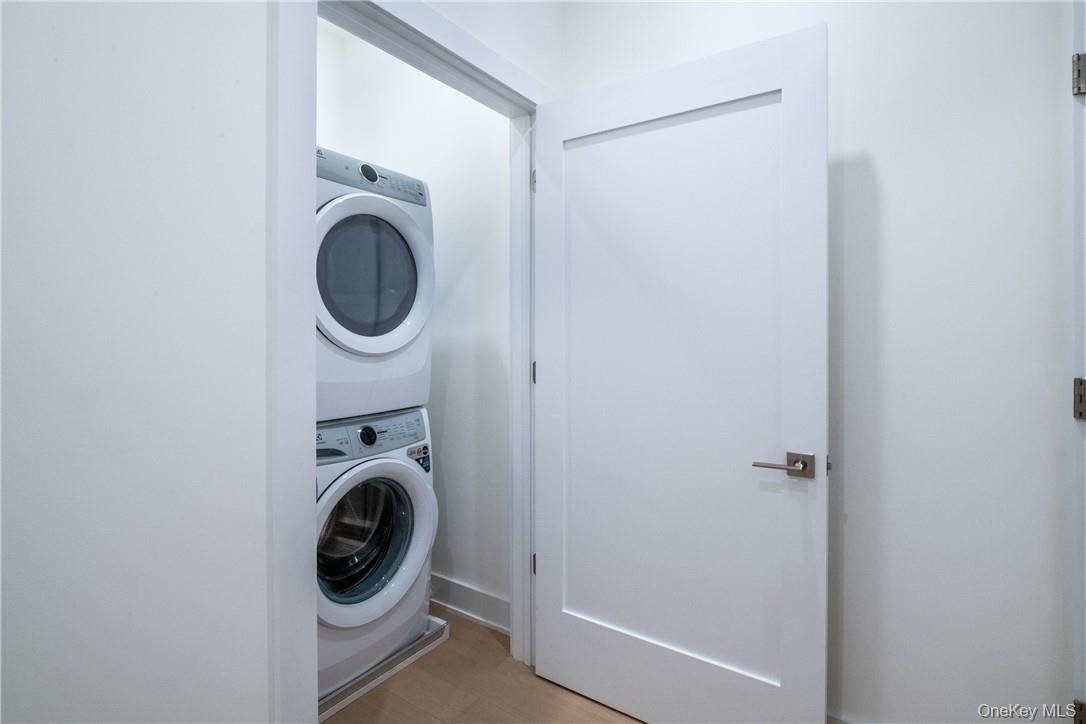110 Chatsworth Avenue 401 Property Photo 19