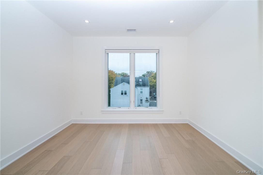 110 Chatsworth Avenue 401 Property Photo 21