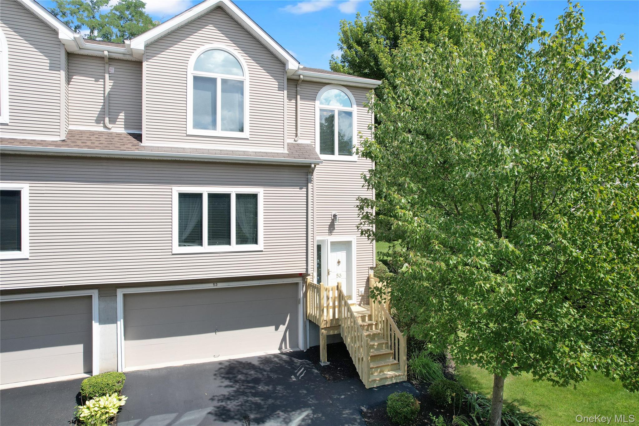 53 Leif Boulevard Property Photo 1