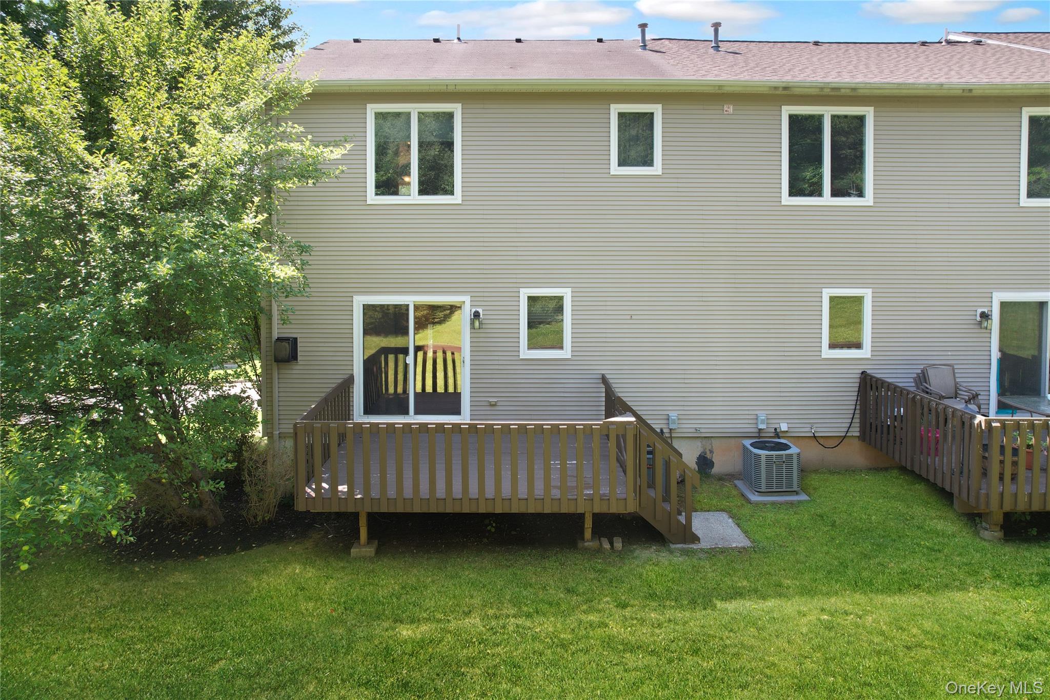 53 Leif Boulevard Property Photo 2