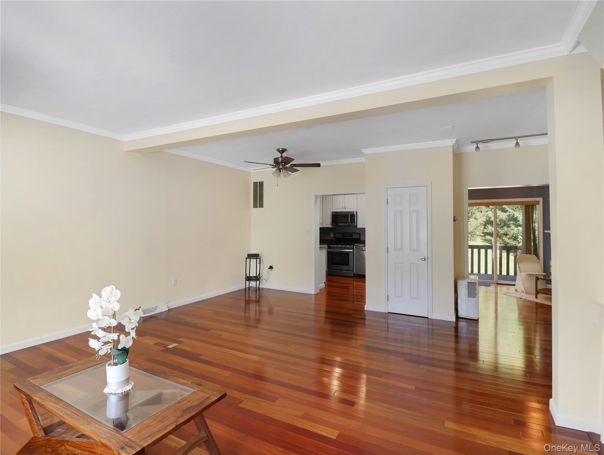 53 Leif Boulevard Property Photo 9