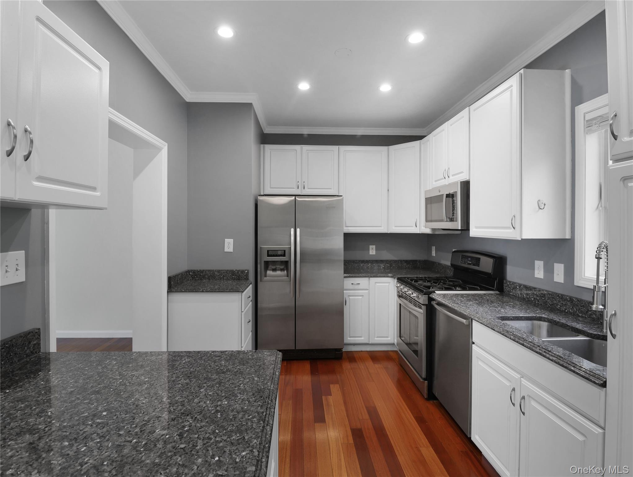 53 Leif Boulevard Property Photo 14