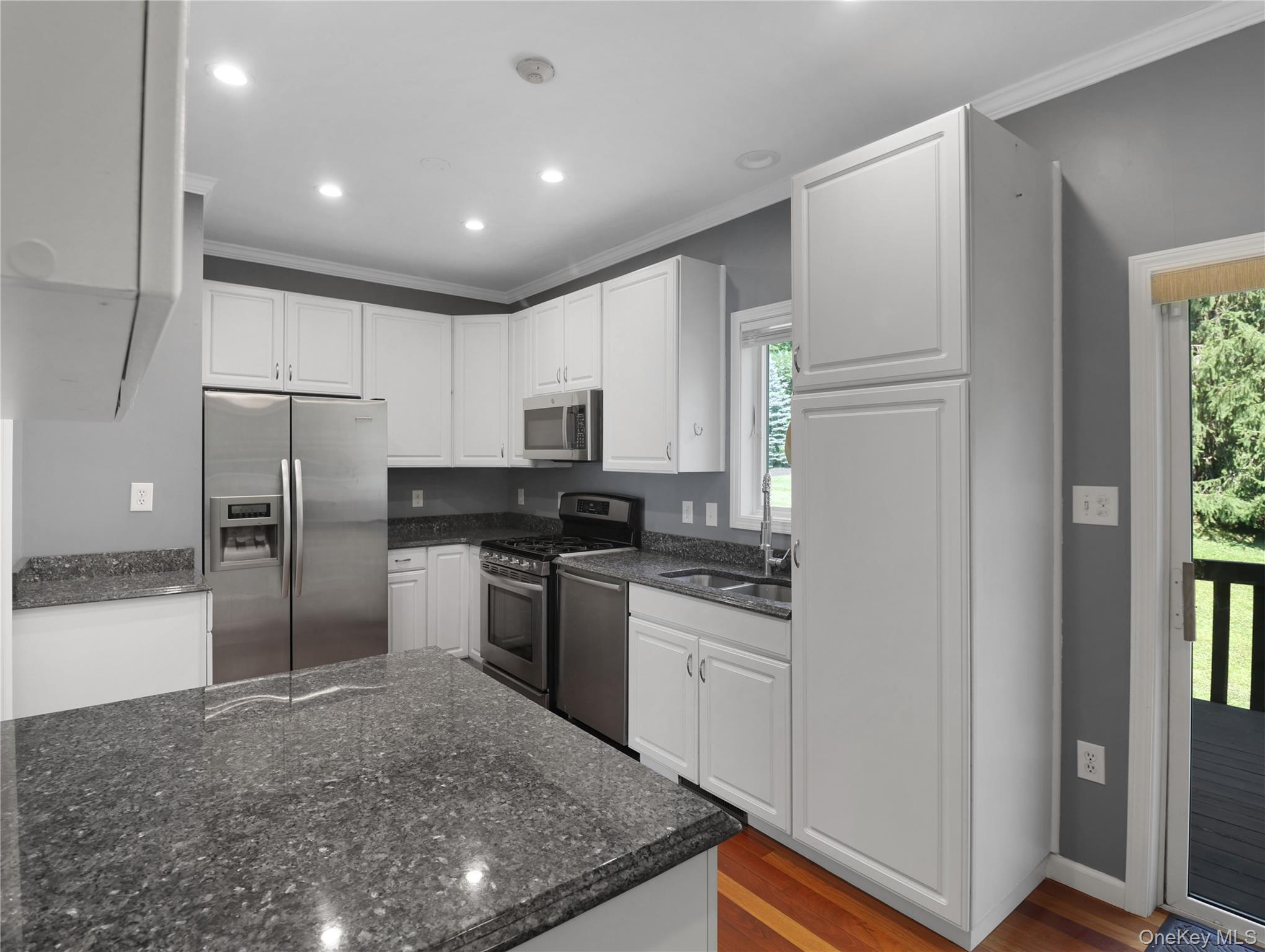 53 Leif Boulevard Property Photo 15
