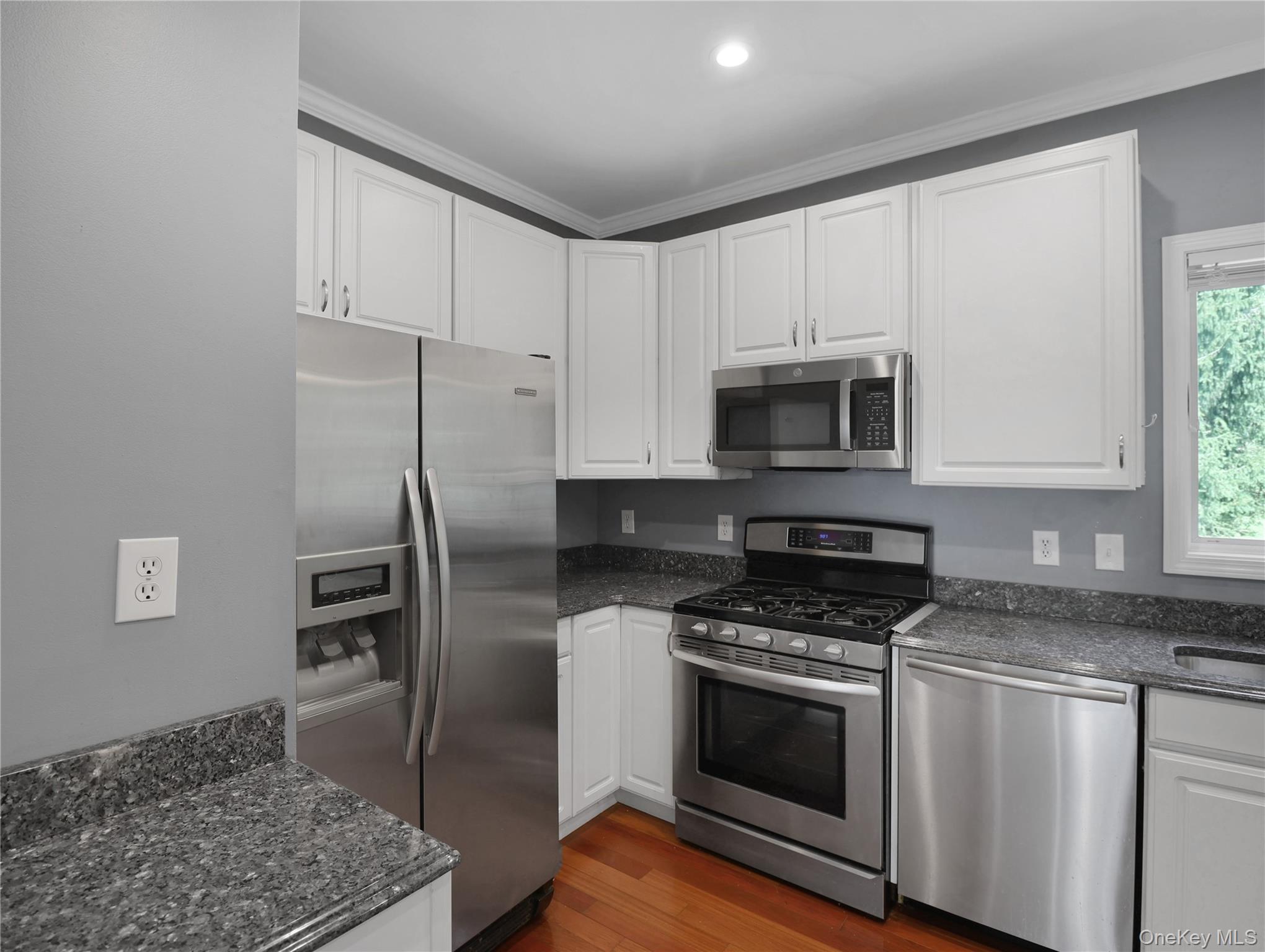 53 Leif Boulevard Property Photo 17