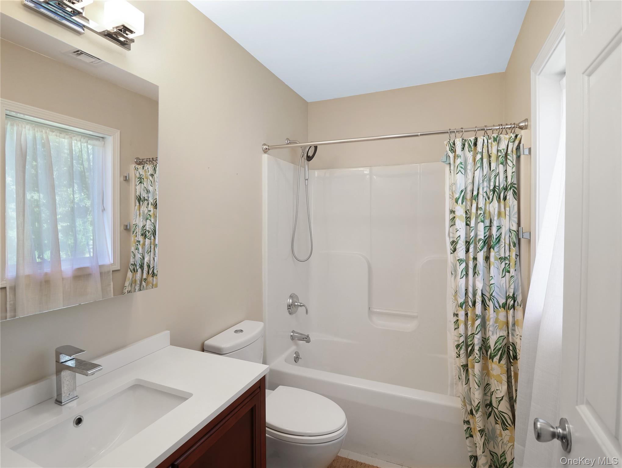 53 Leif Boulevard Property Photo 25
