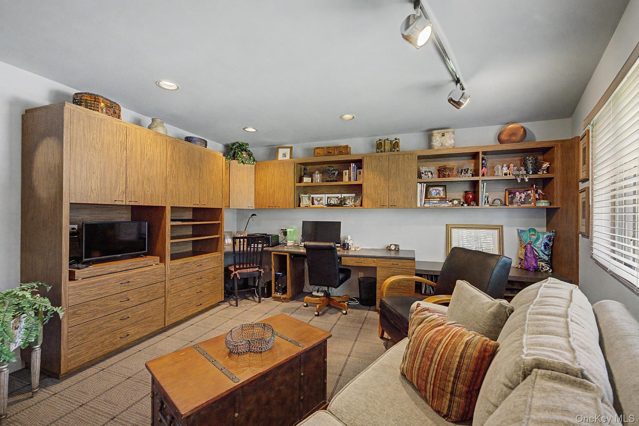 15 Pimlico Drive Property Photo 28