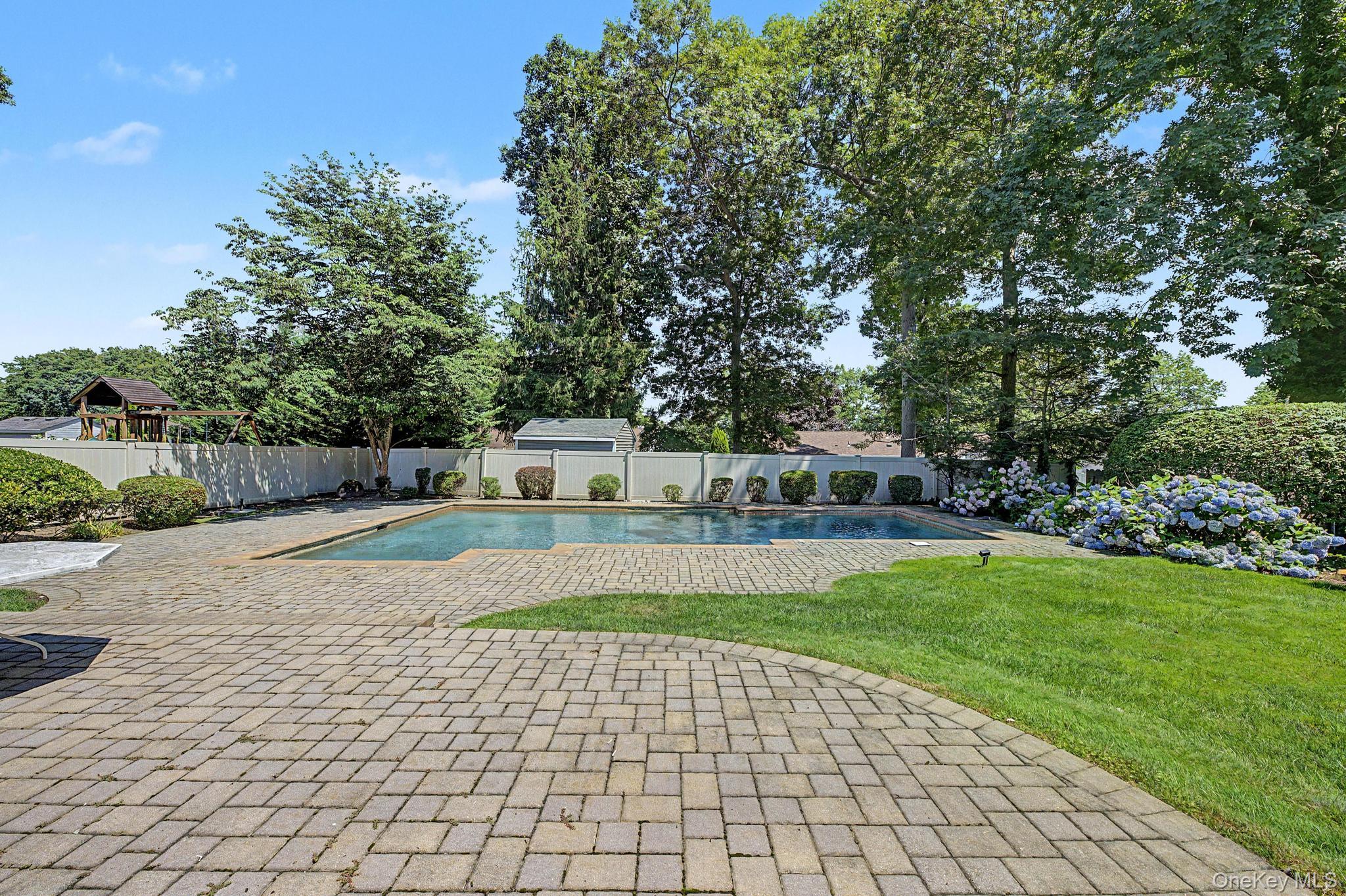 15 Pimlico Drive Property Photo 33