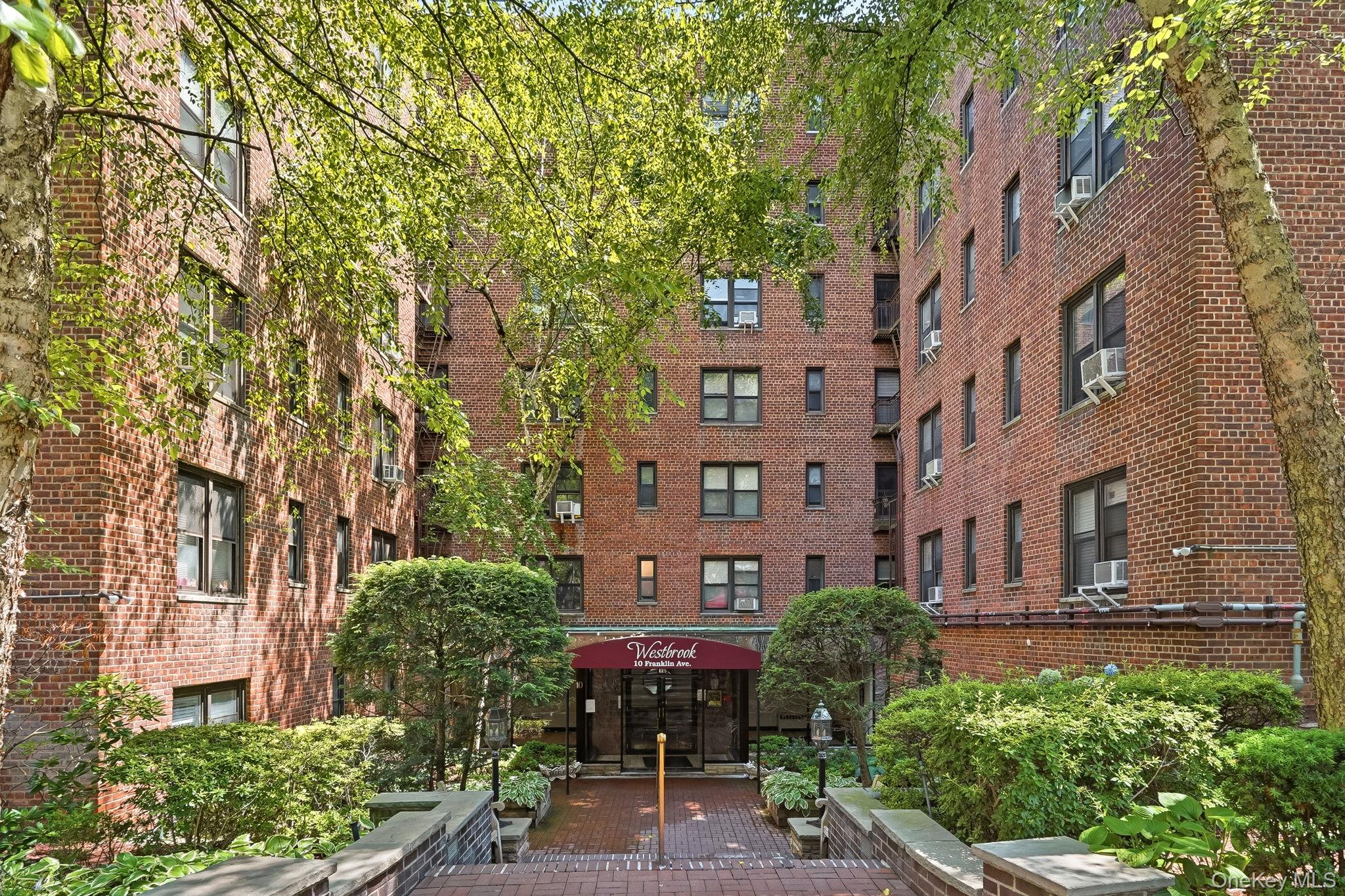 10 Franklin Avenue 3e Property Photo 11
