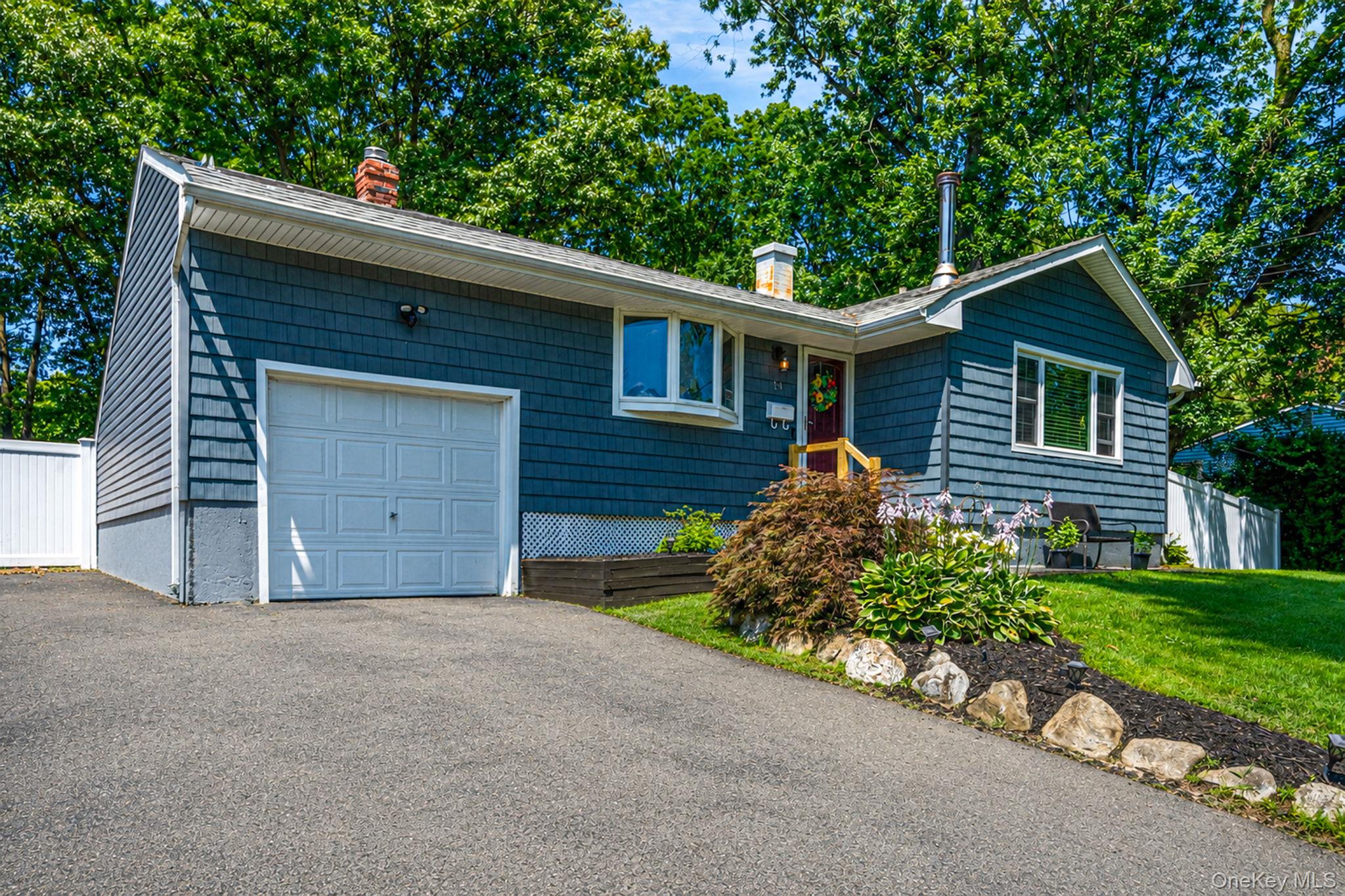 14 Antler Lane Property Photo 2