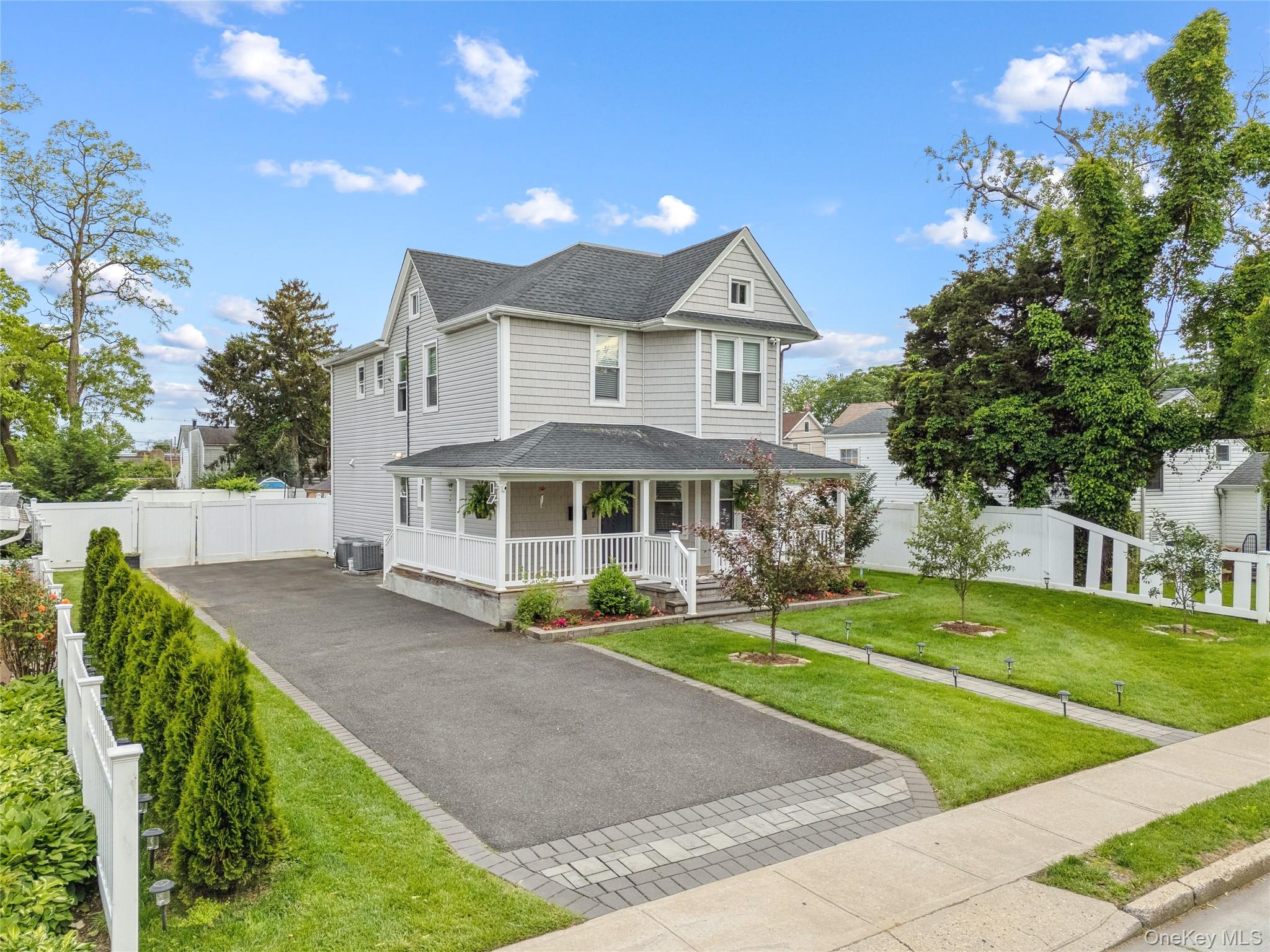 81 Pearsall Avenue Property Photo 1