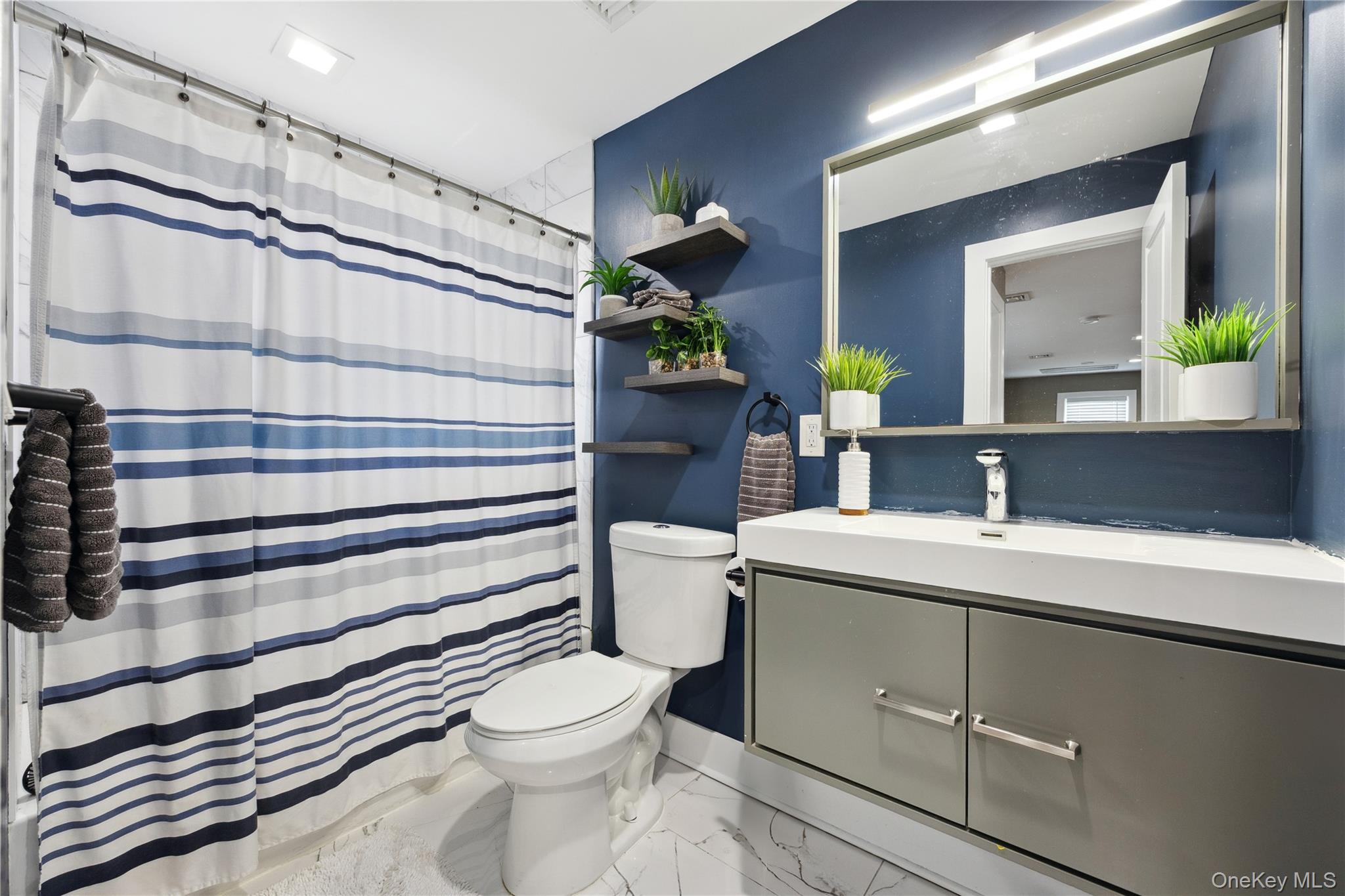 81 Pearsall Avenue Property Photo 8
