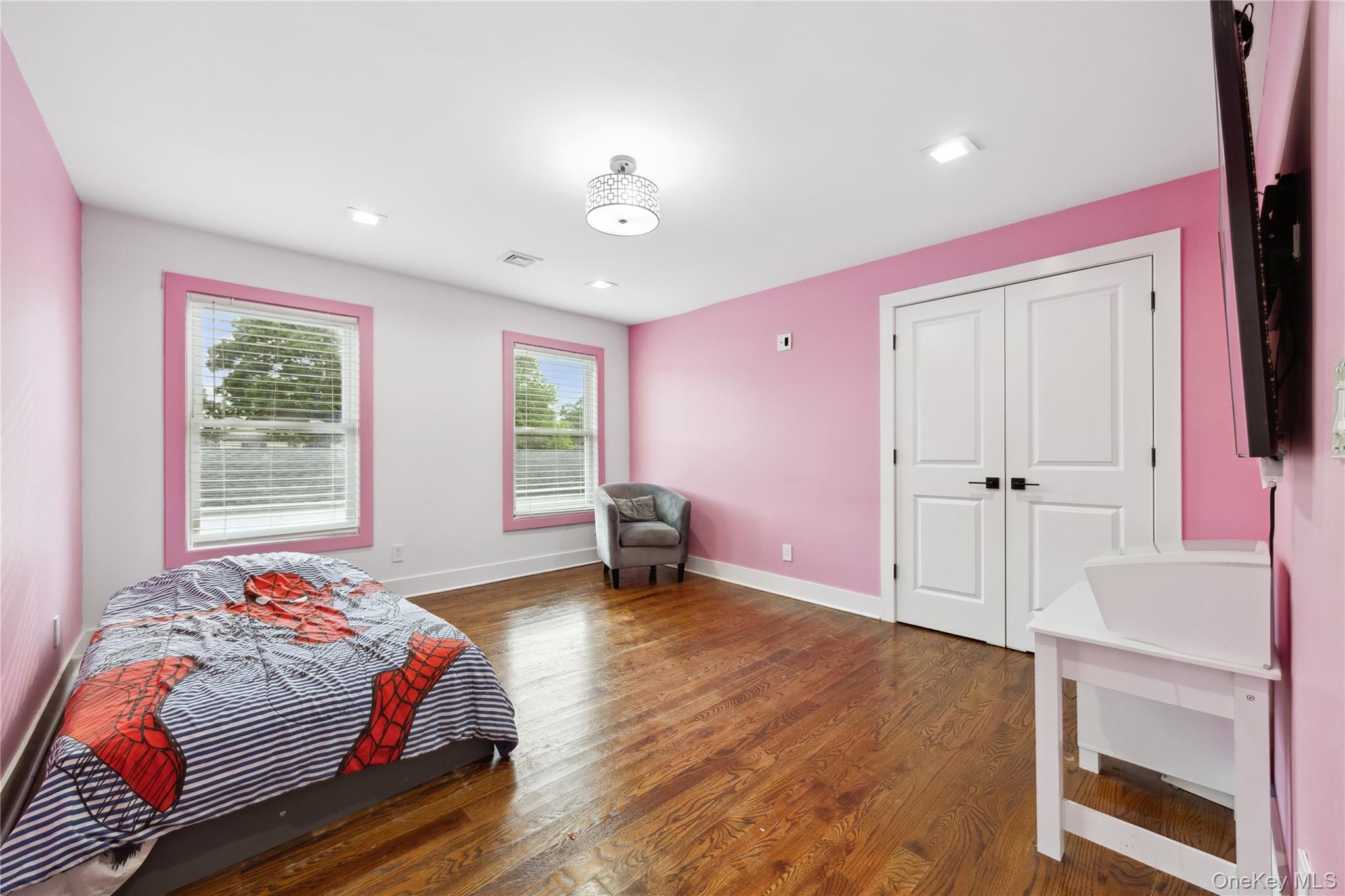 81 Pearsall Avenue Property Photo 10