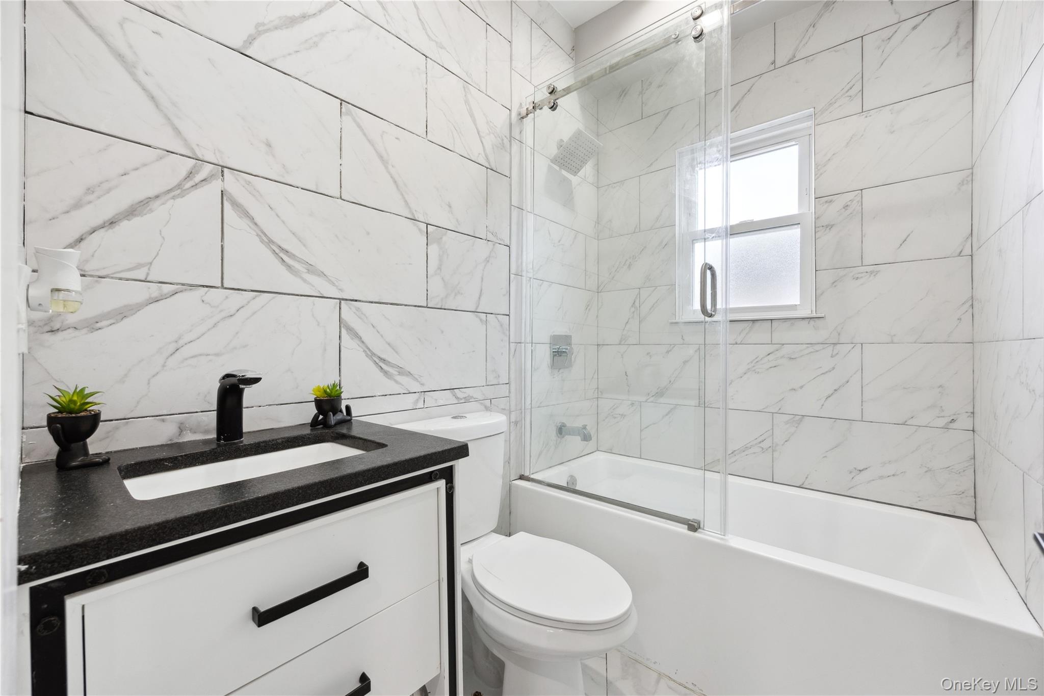 81 Pearsall Avenue Property Photo 11