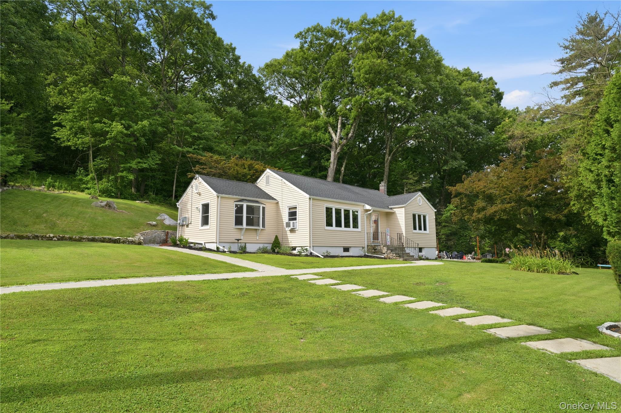 233 Hilltop Street Property Photo 1
