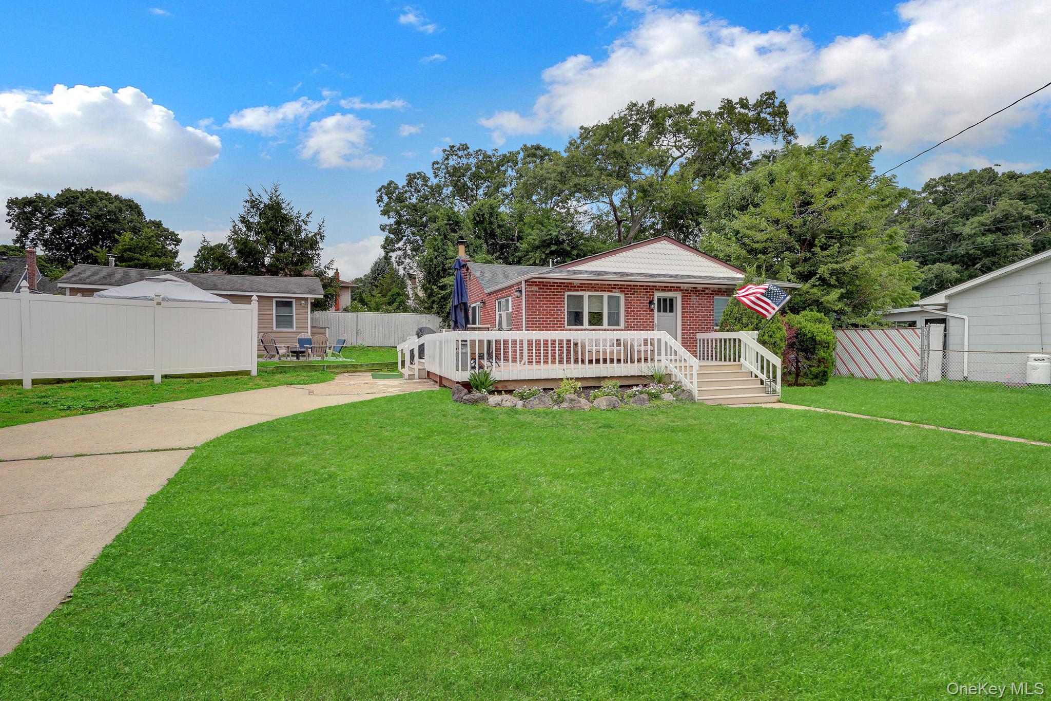 629 East Drive Property Photo 2