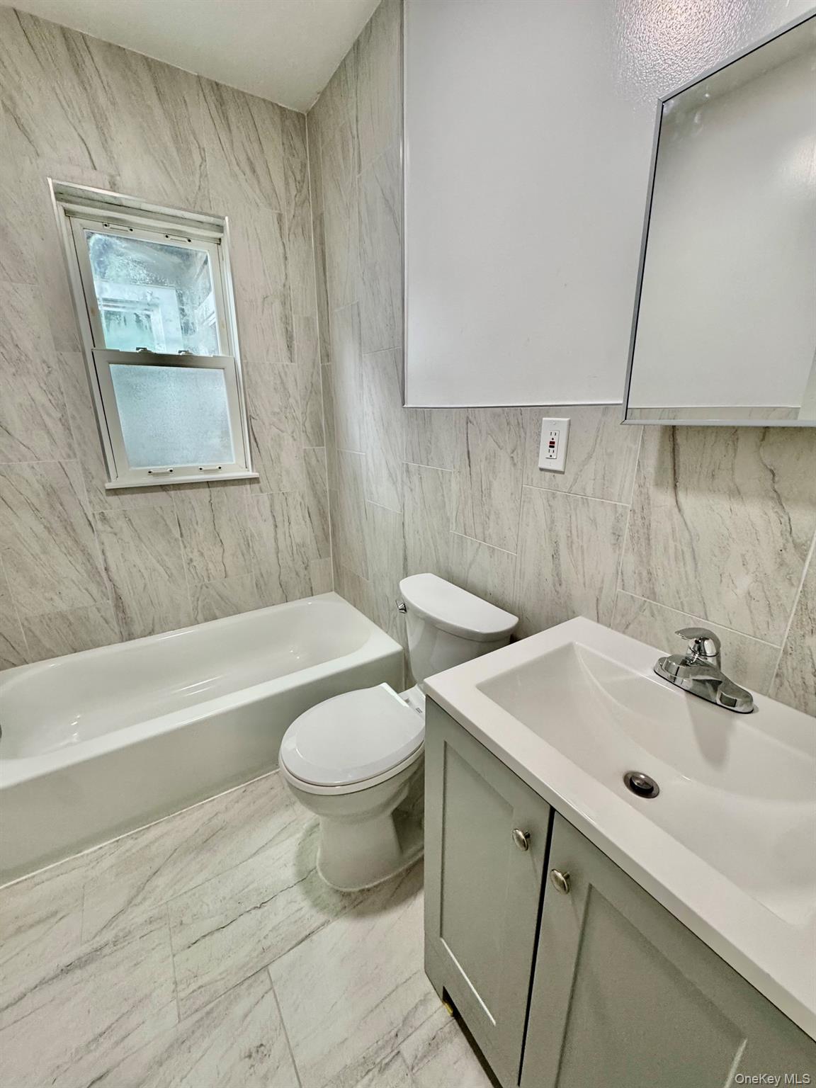 320 Jericho Turnpike 2b Property Photo 5