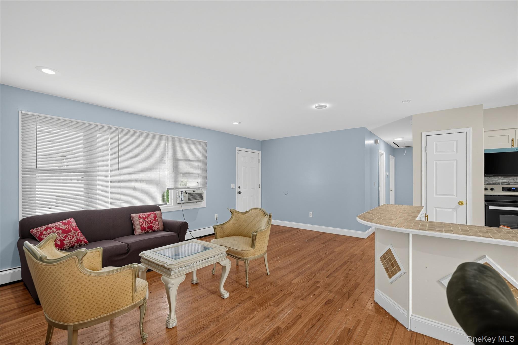 182 New York Avenue Property Photo 6
