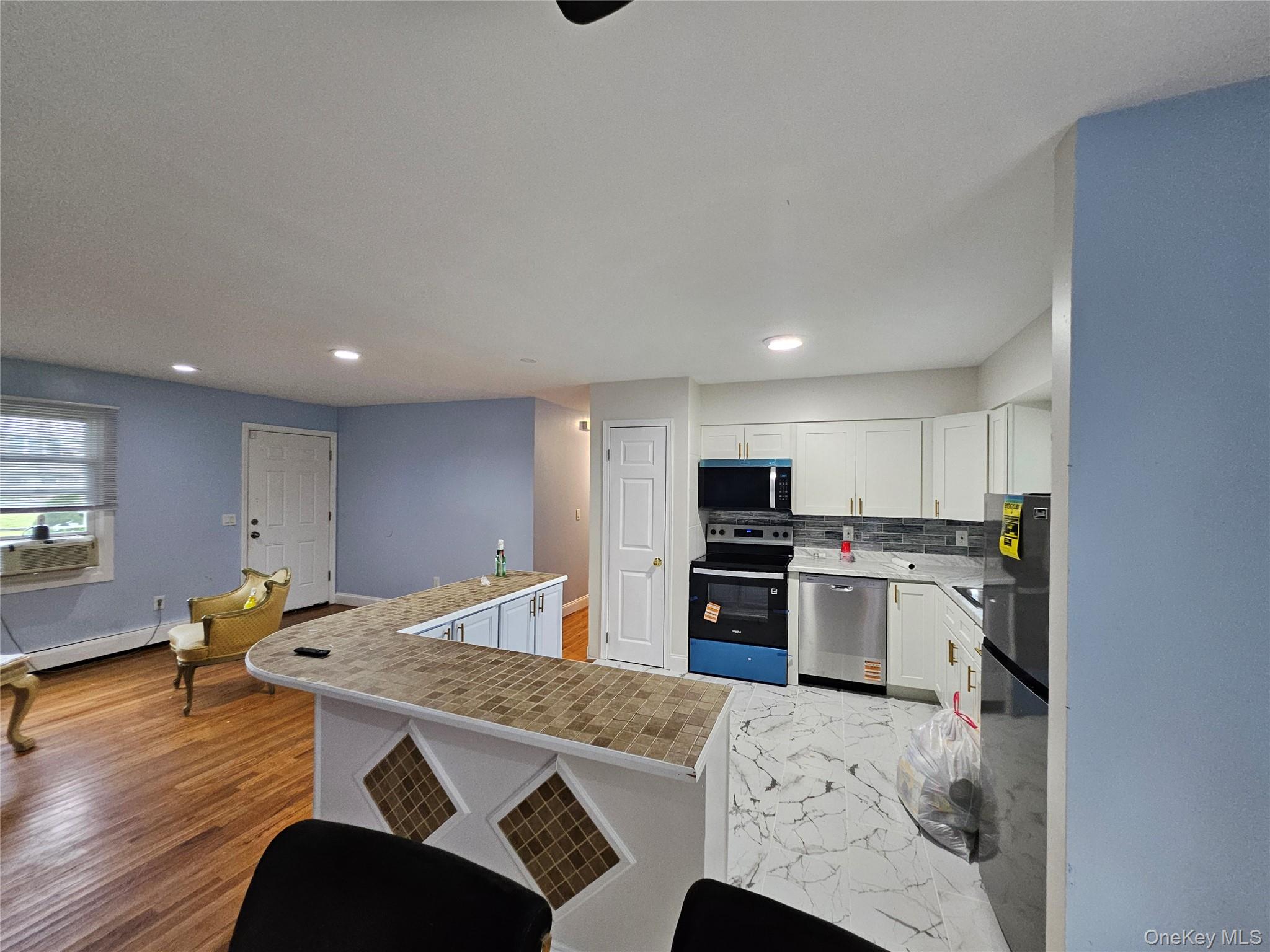 182 New York Avenue Property Photo 8