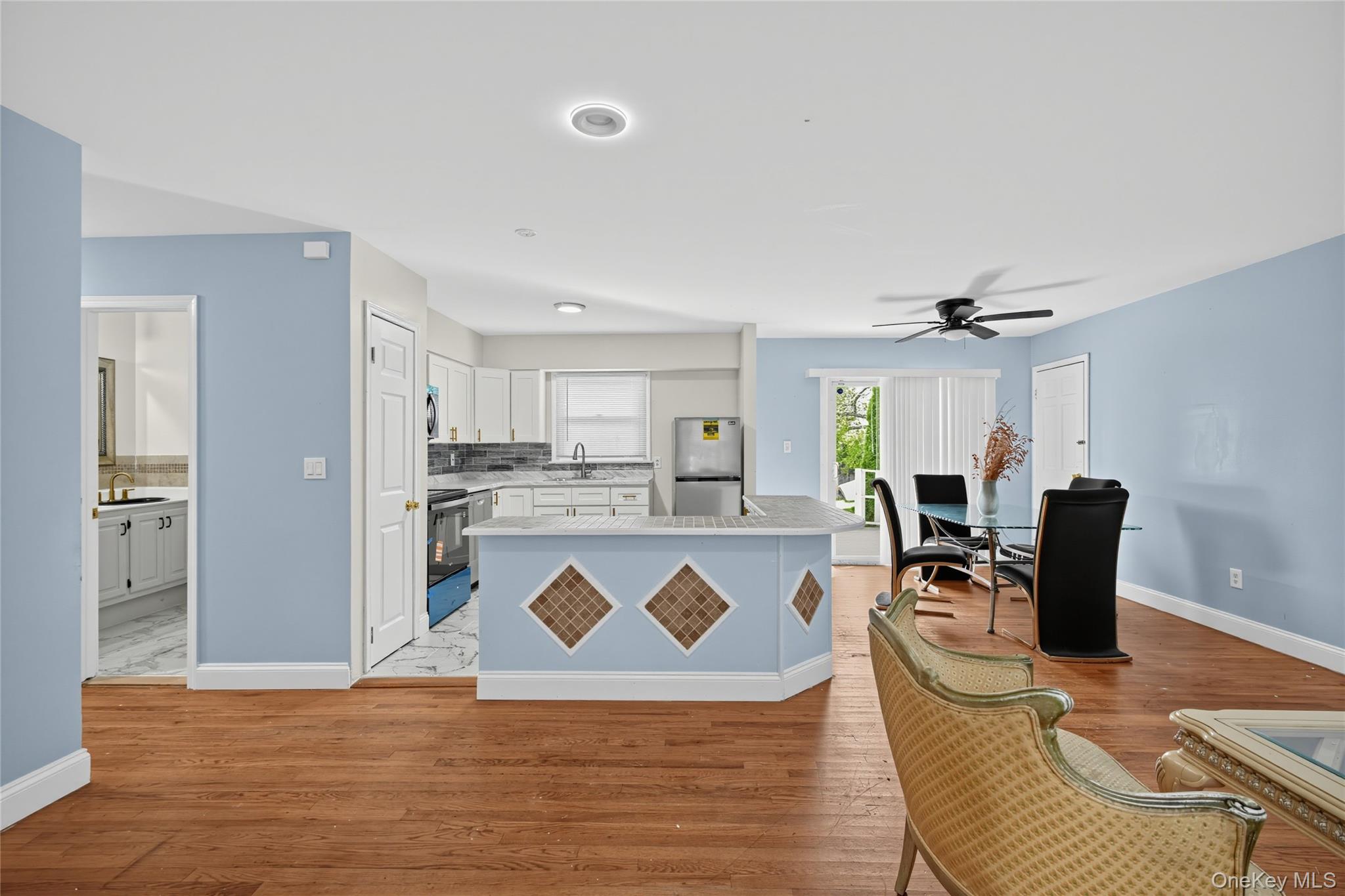 182 New York Avenue Property Photo 9