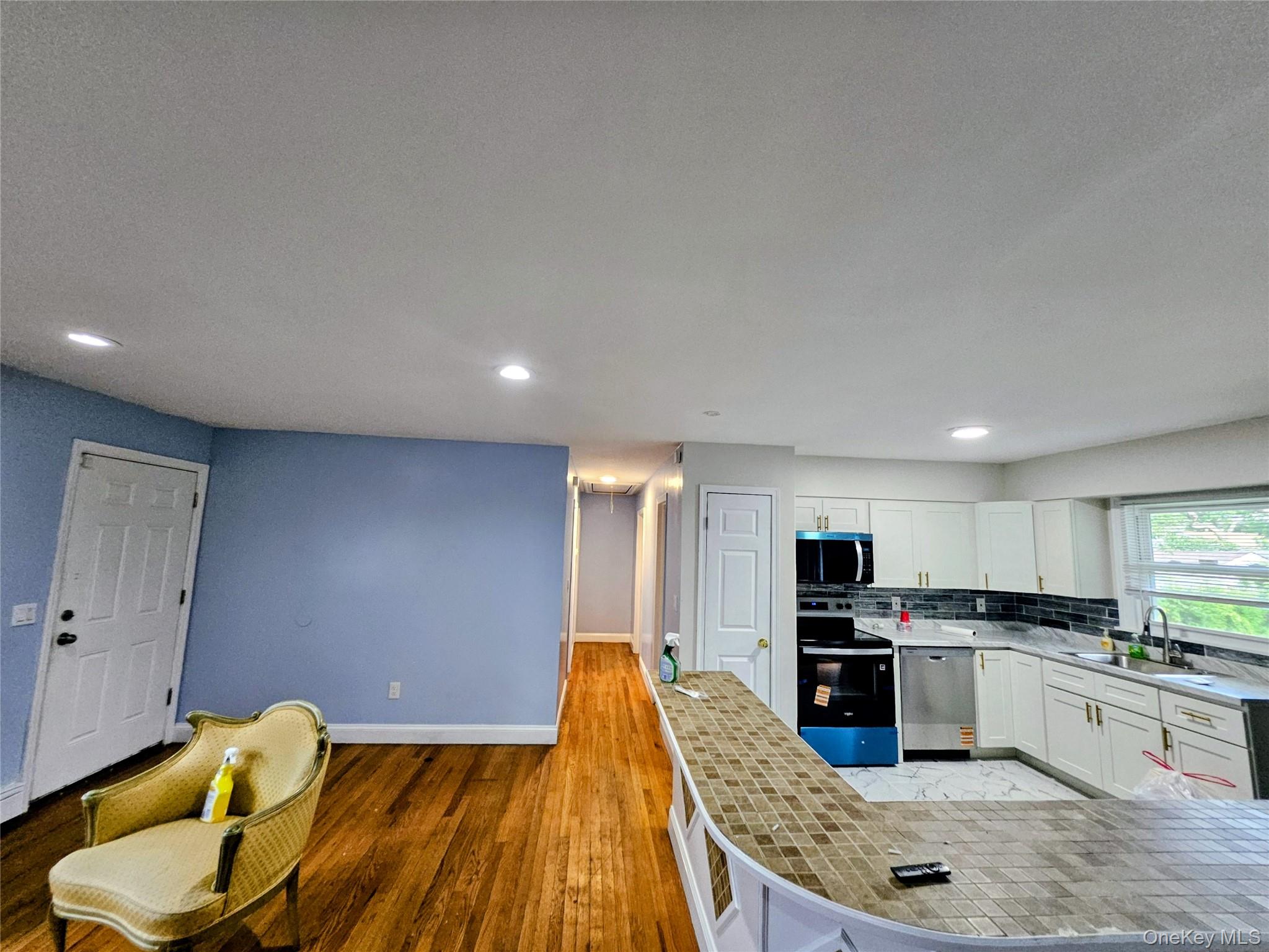 182 New York Avenue Property Photo 12