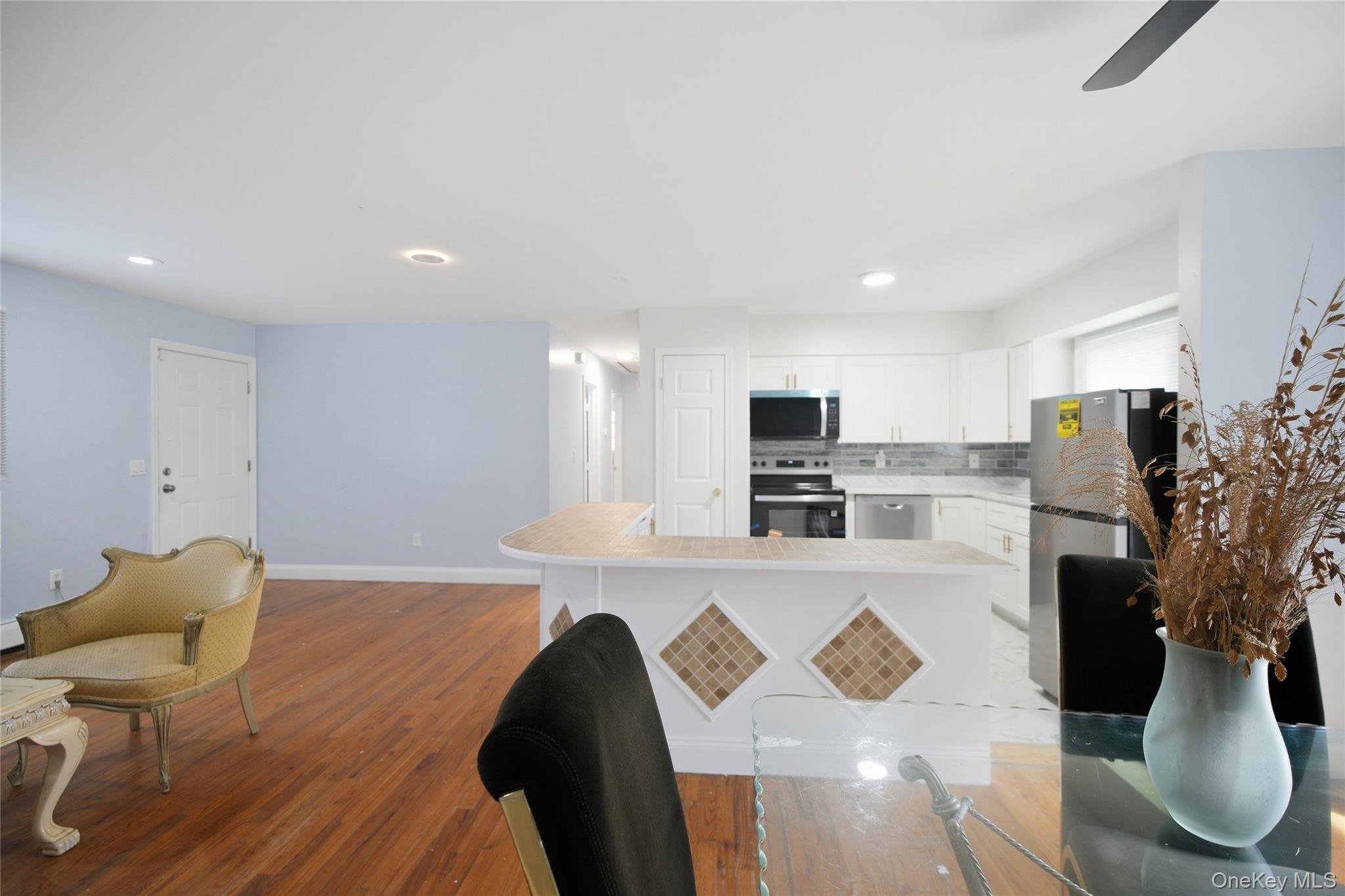 182 New York Avenue Property Photo 12