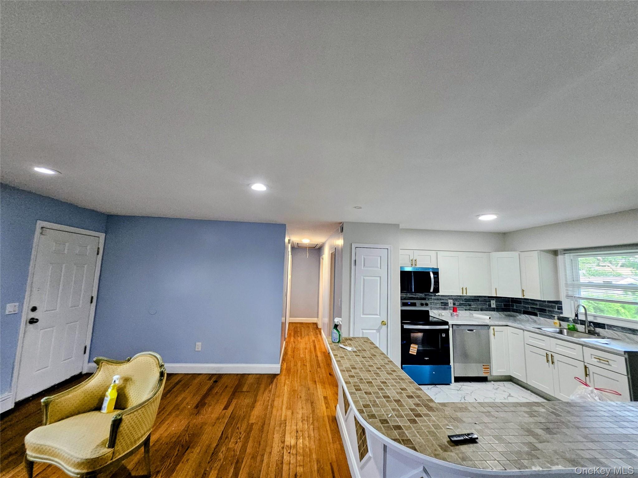 182 New York Avenue Property Photo 13