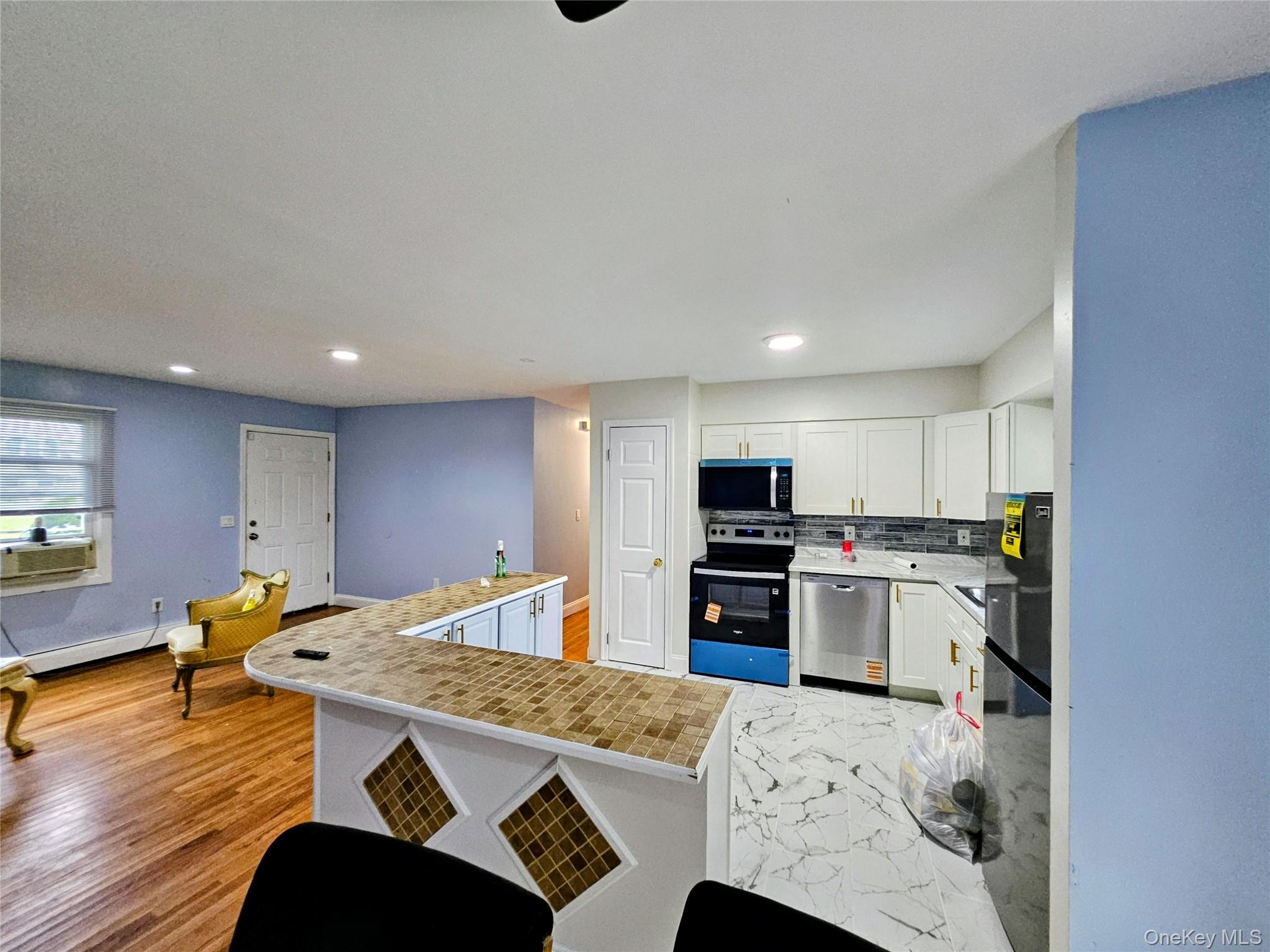 182 New York Avenue Property Photo 17