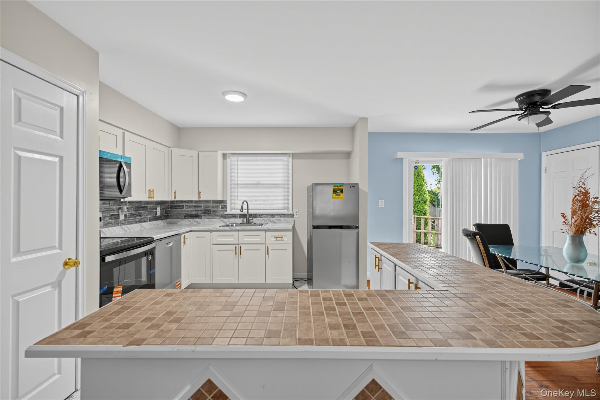 182 New York Avenue Property Photo 17