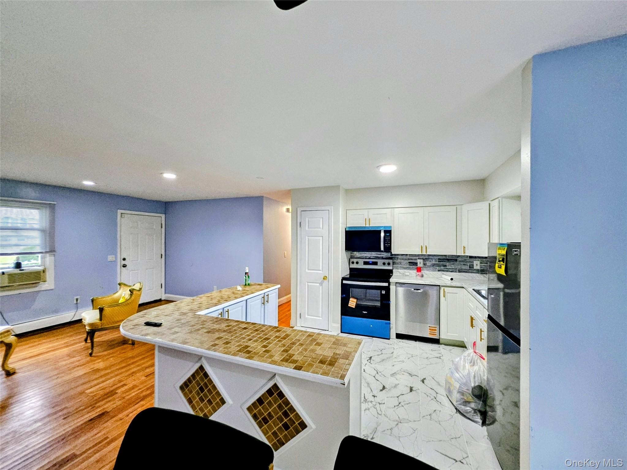 182 New York Avenue Property Photo 18