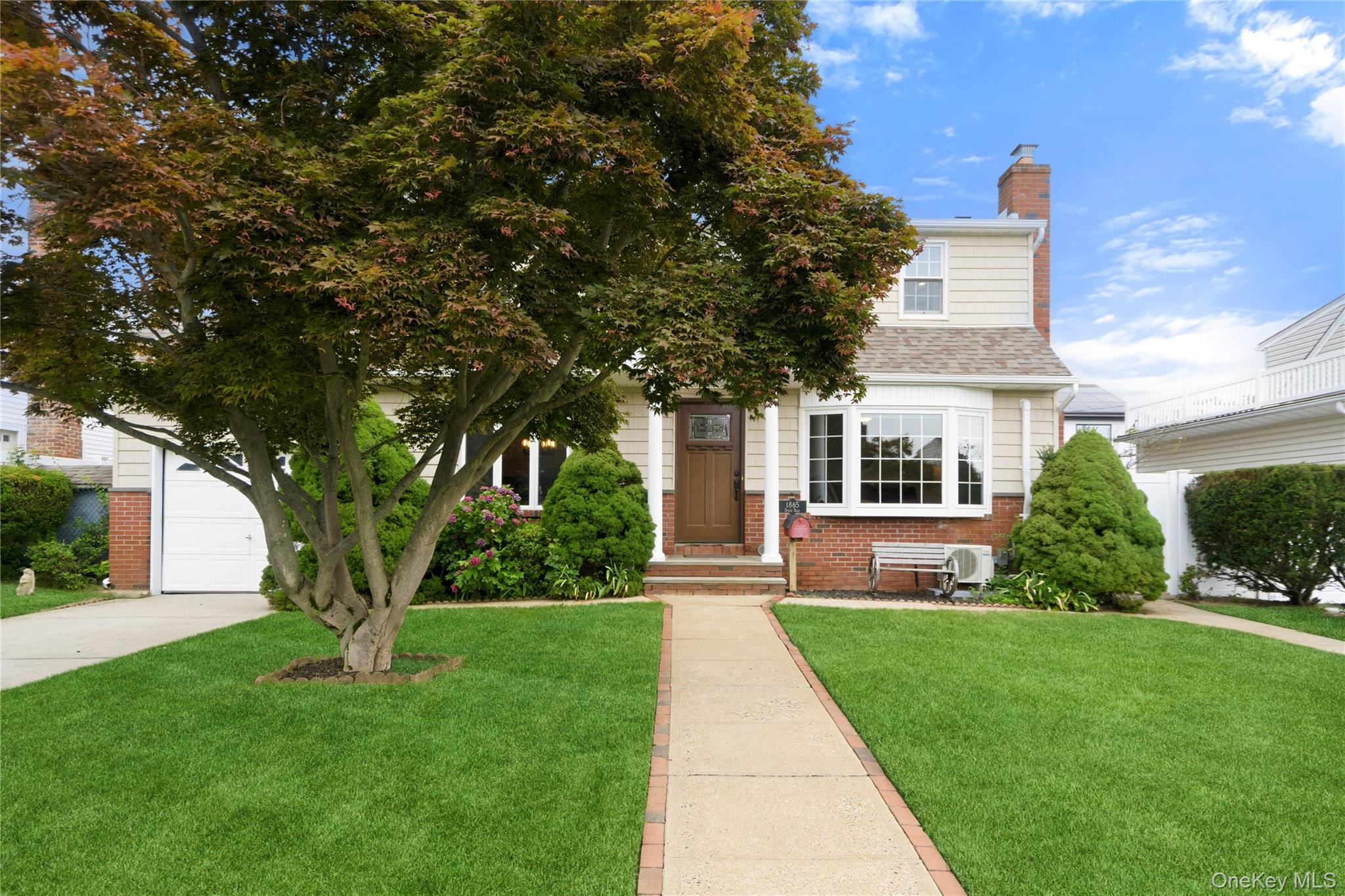 1865 Dover Road Property Photo 1