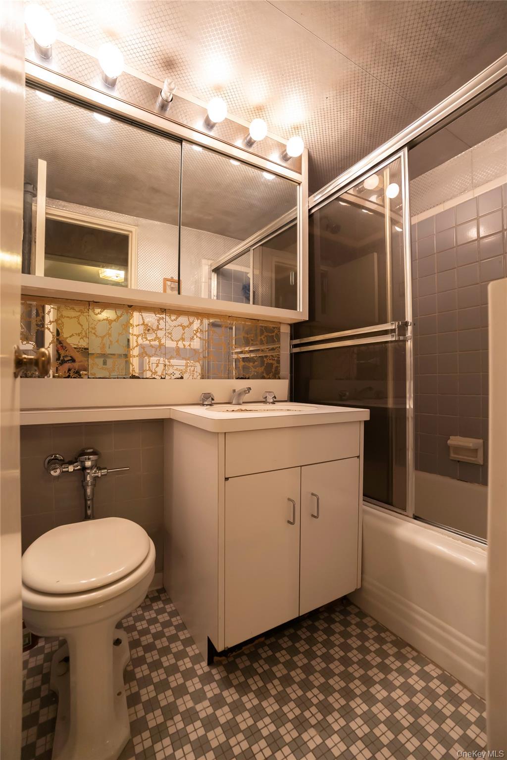 35-50 85 Street 7k Property Photo 9