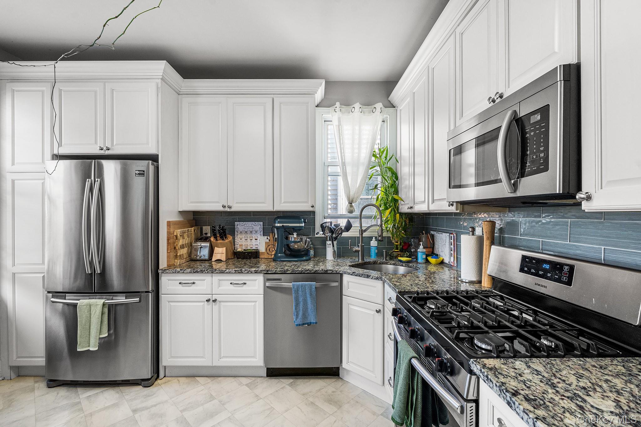 99 W 37th Street Property Photo 4