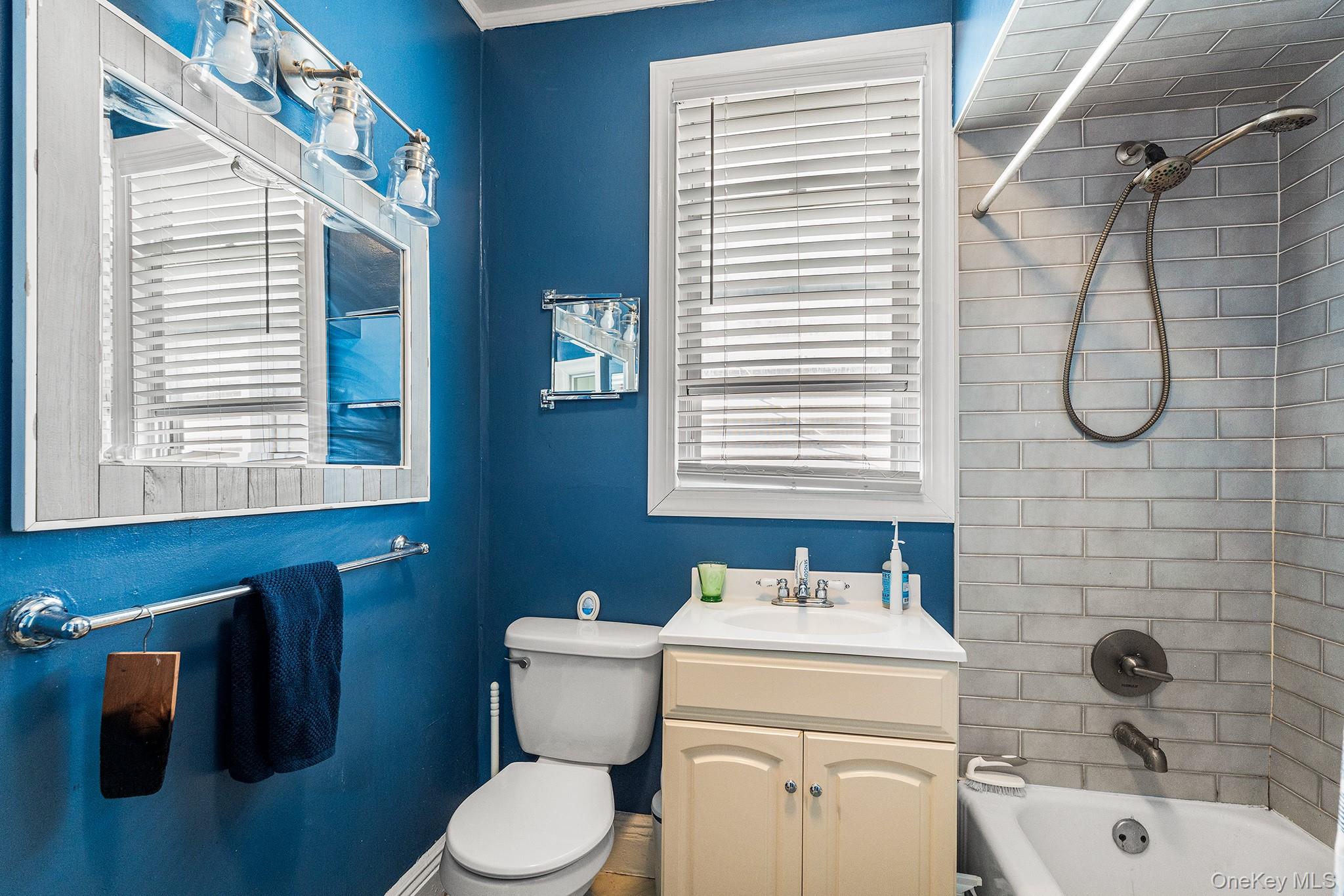 99 W 37th Street Property Photo 8