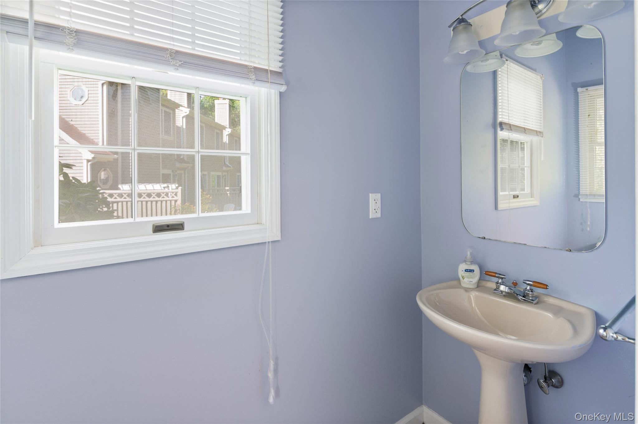 1804 Regent Drive Property Photo 5